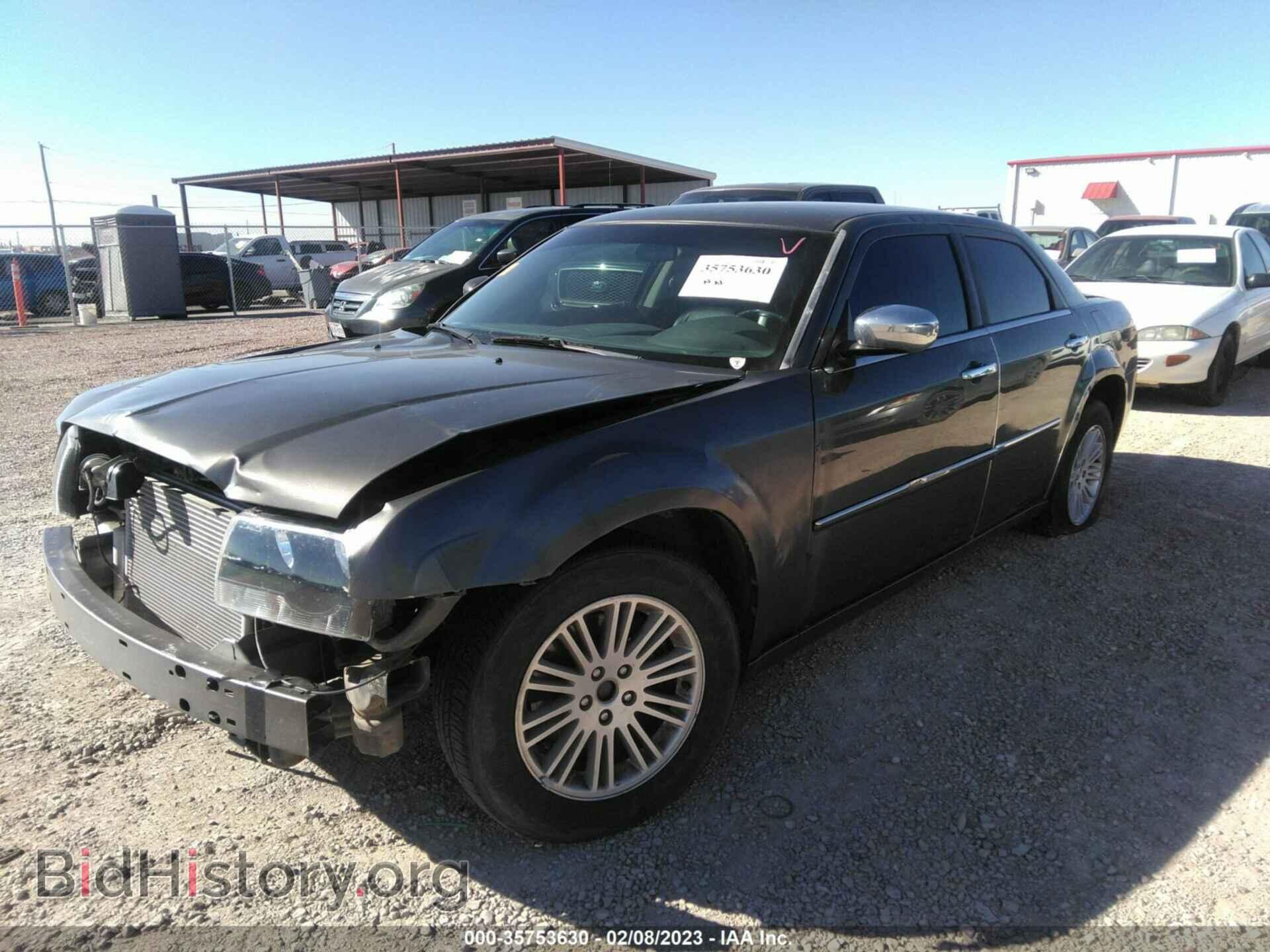 2010 CHRYSLER 300 - VIN: 2C3CA5CV3AH167260 - Фото 2