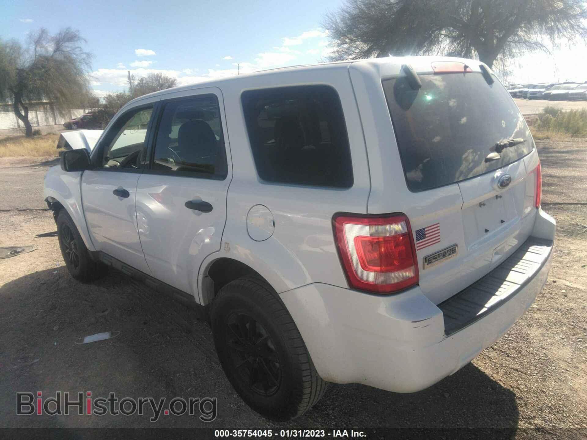2011 FORD ESCAPE - VIN: 1FMCU0C77BKA93726 - Фото 3