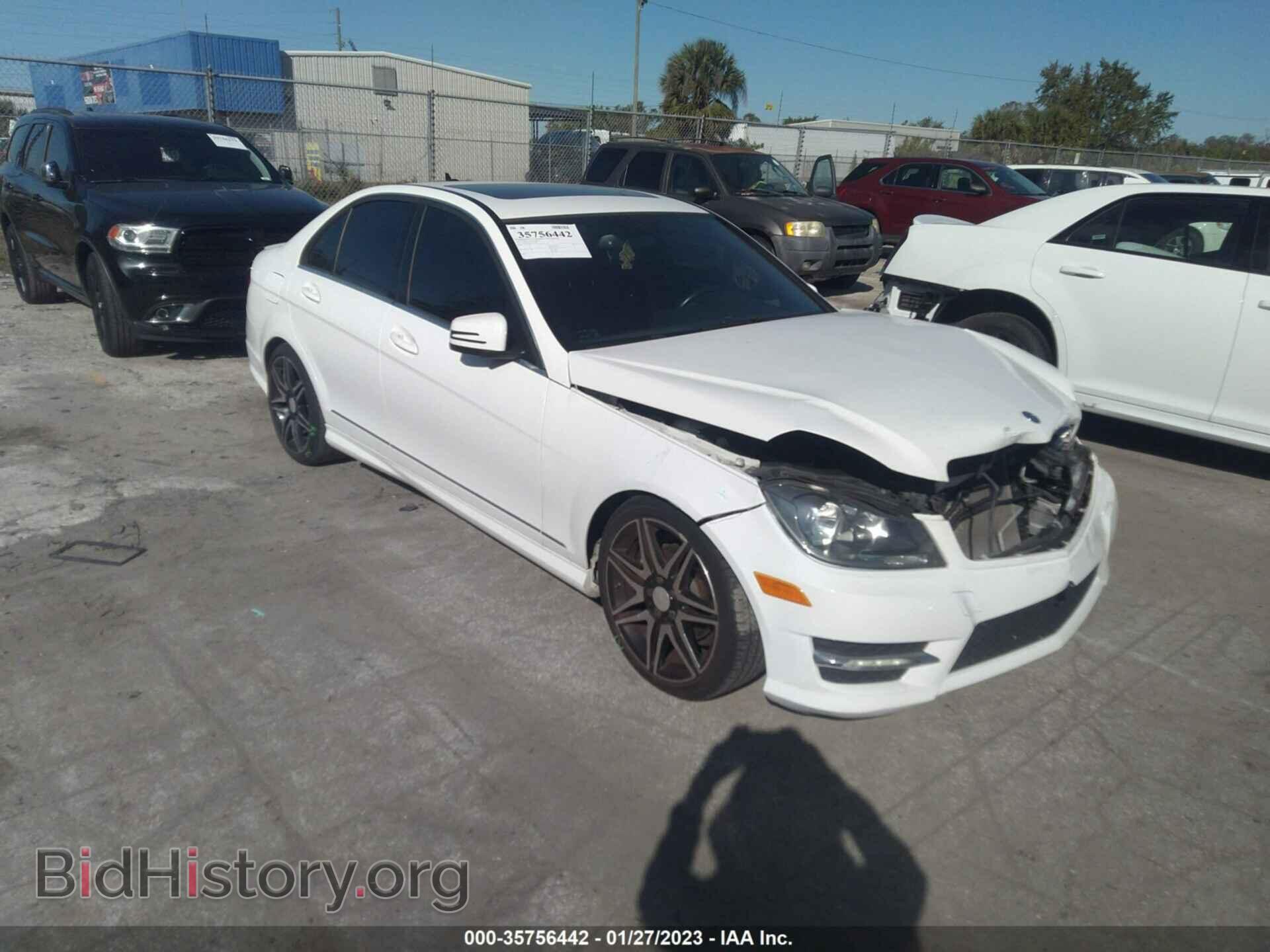 Photo WDDGF4HB4DA794100 - MERCEDES-BENZ C-CLASS 2013
