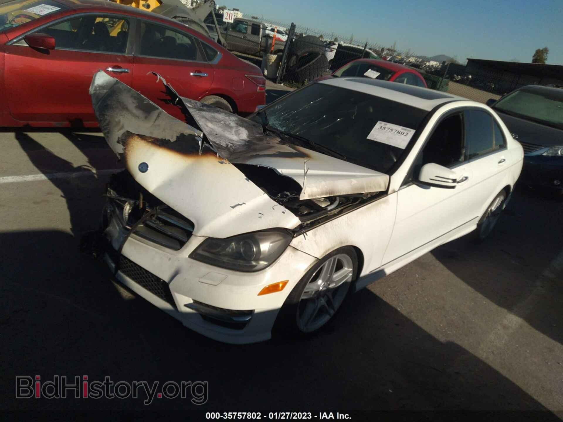 2013 MERCEDES-BENZ C-CLASS - VIN: WDDGF4HB5DR246561 - Фото 2