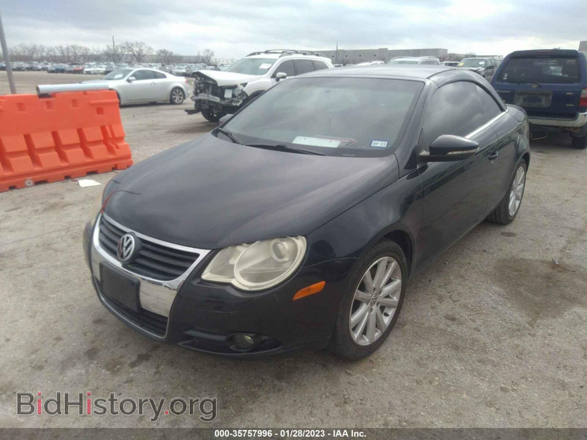 2011 VOLKSWAGEN EOS - VIN: WVWBA7AH8BV002135 - Фото 2