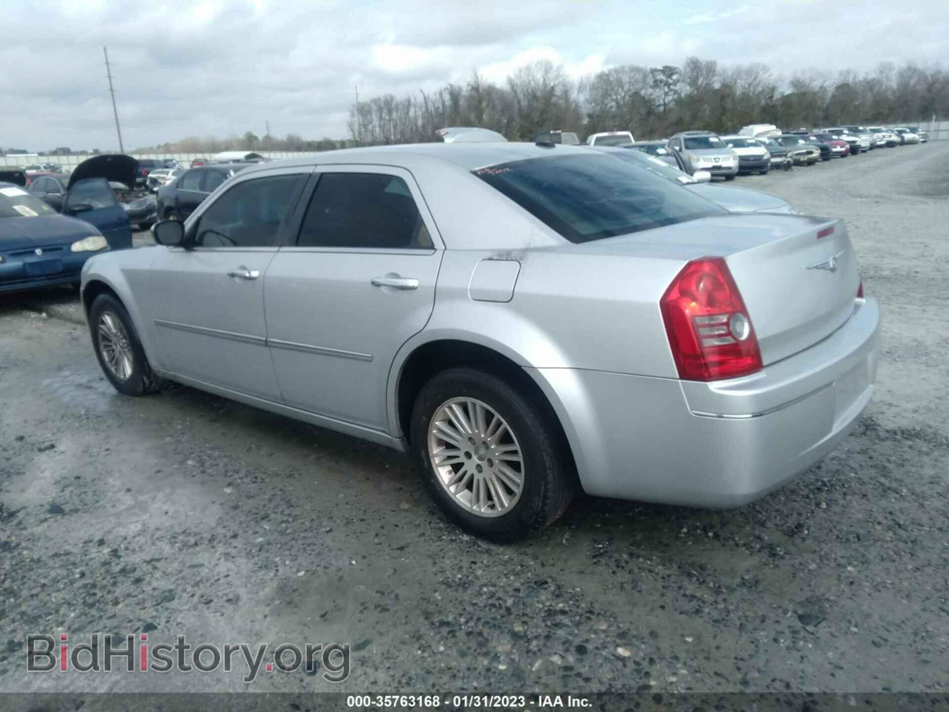 2010 CHRYSLER 300 - VIN: 2C3CA5CVXAH284124 - Фото 3