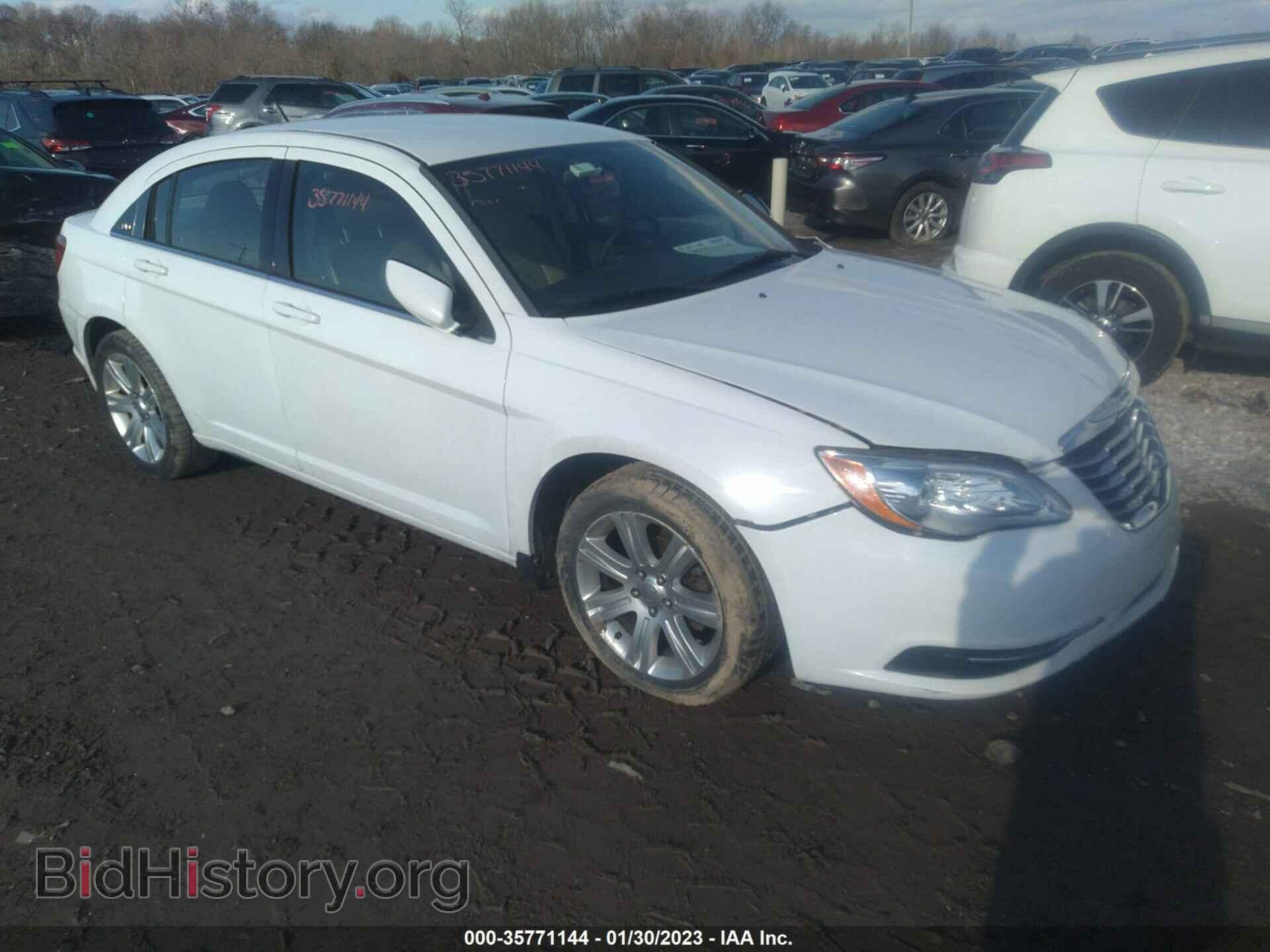 Photo 1C3BC1FB3BN611794 - CHRYSLER 200 2011