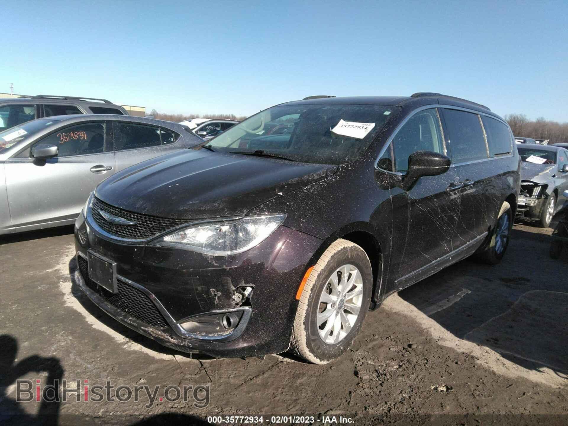 2017 CHRYSLER PACIFICA - VIN: 2C4RC1BG8HR747880 - Photo 2