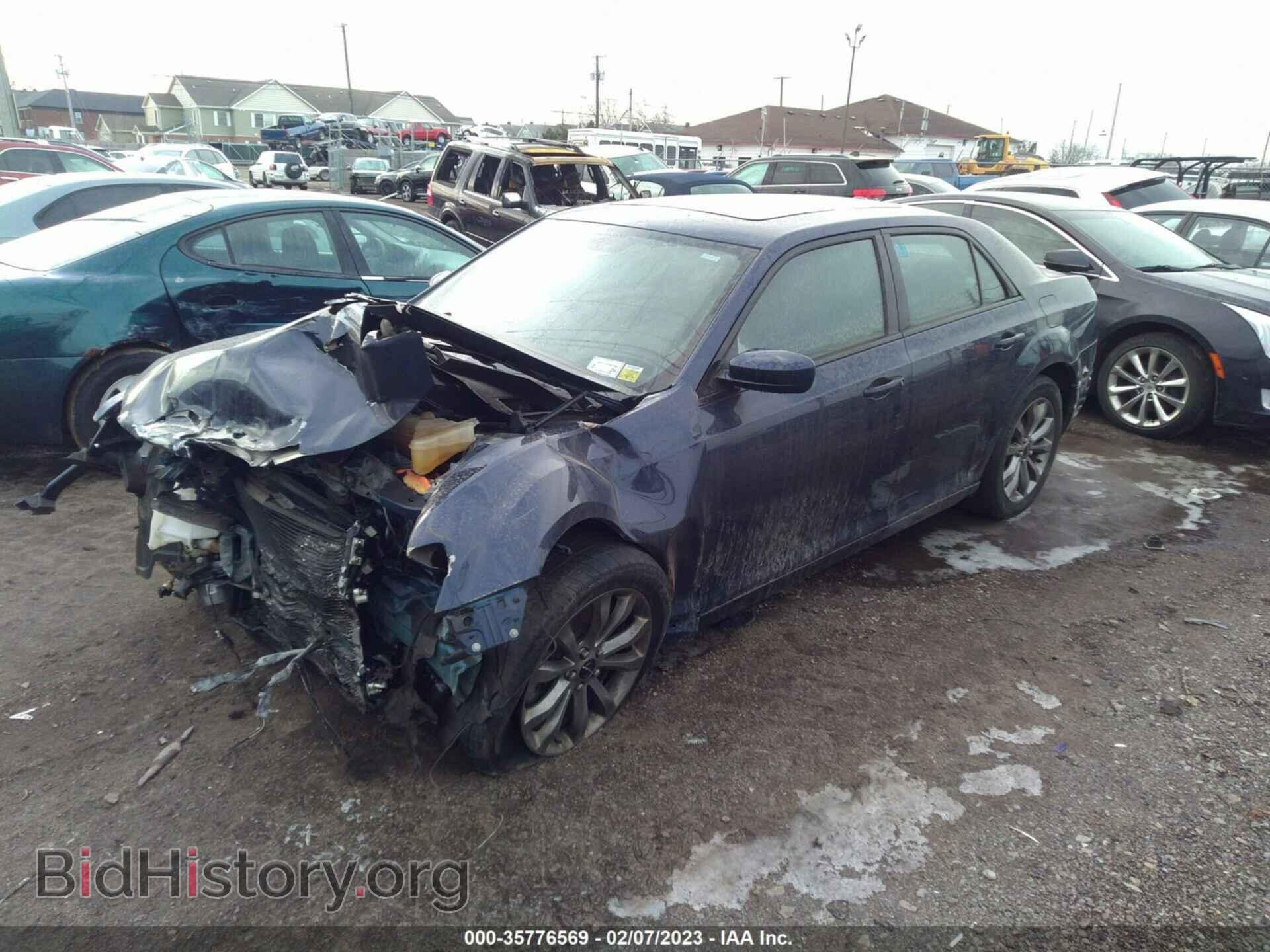 2014 CHRYSLER 300 - VIN: 2C3CCAGG1EH222695 - Фото 2