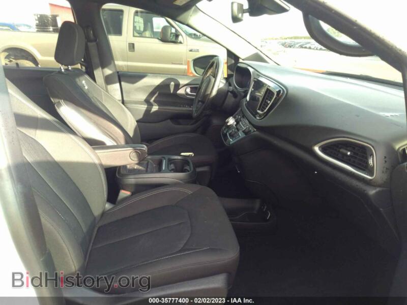 2020 Chrysler PACIFICA (VIN 2C4RC1FG1LR108792) — photo 5 of 11