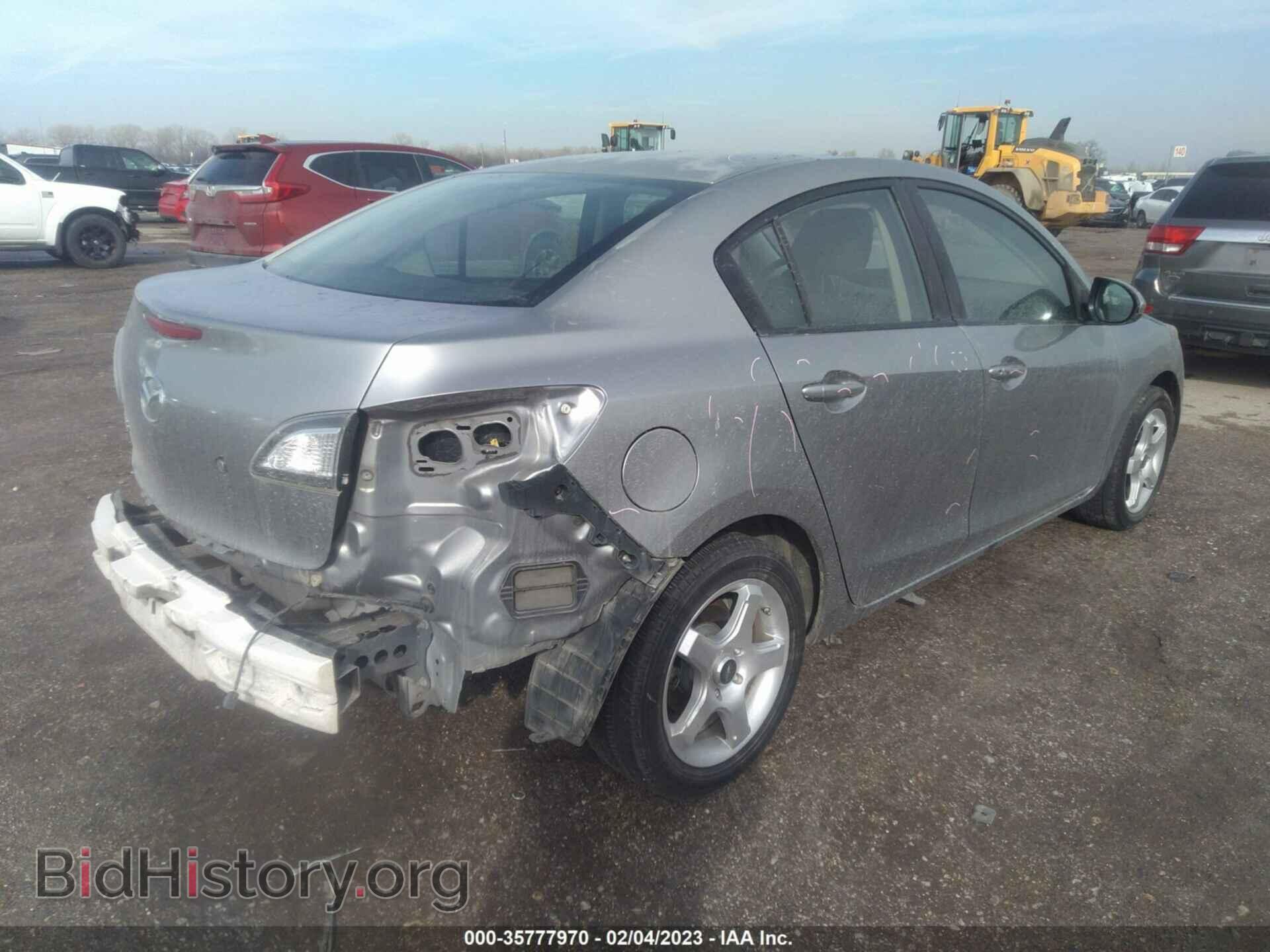 2011 MAZDA MAZDA3 - VIN: JM1BL1UF4B1490704 - Фото 4