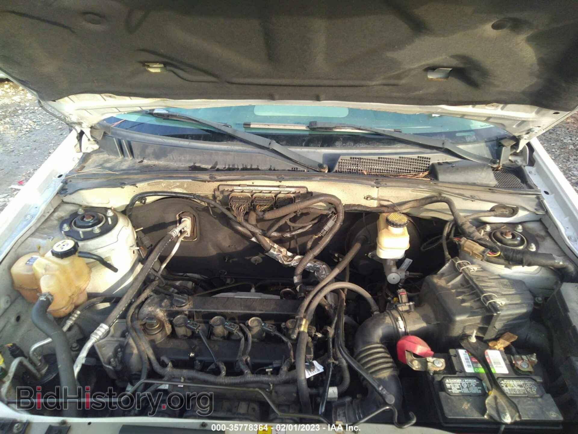 2011 FORD ESCAPE - VIN: 1FMCU0D76BKC21582 - Photo 10
