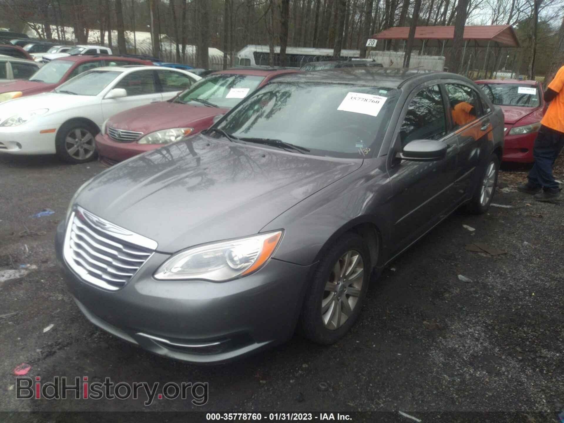 2013 CHRYSLER 200 - VIN: 1C3CCBBB5DN557983 - Фото 2