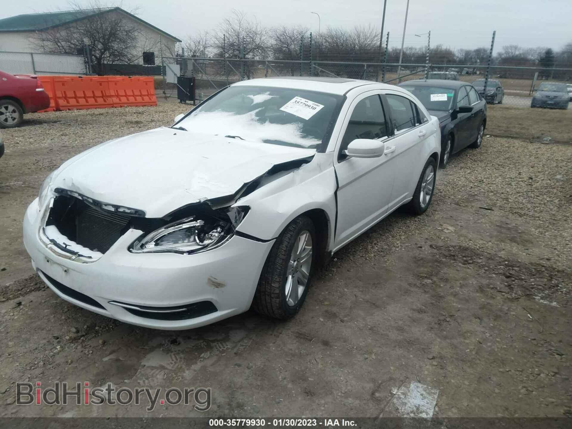 2011 CHRYSLER 200 - VIN: 1C3BC1FG8BN571501 - Фото 2