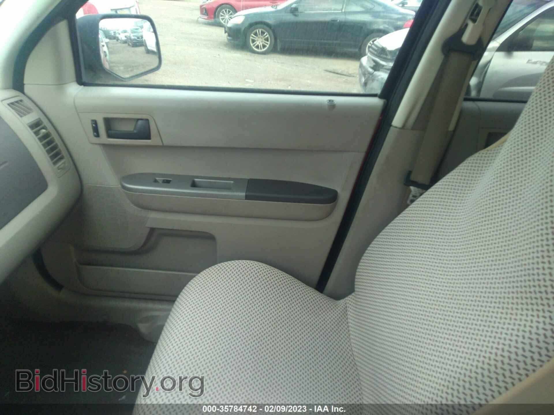 2008 FORD ESCAPE - VIN: 1FMCU93198KD06913 - Фото 5