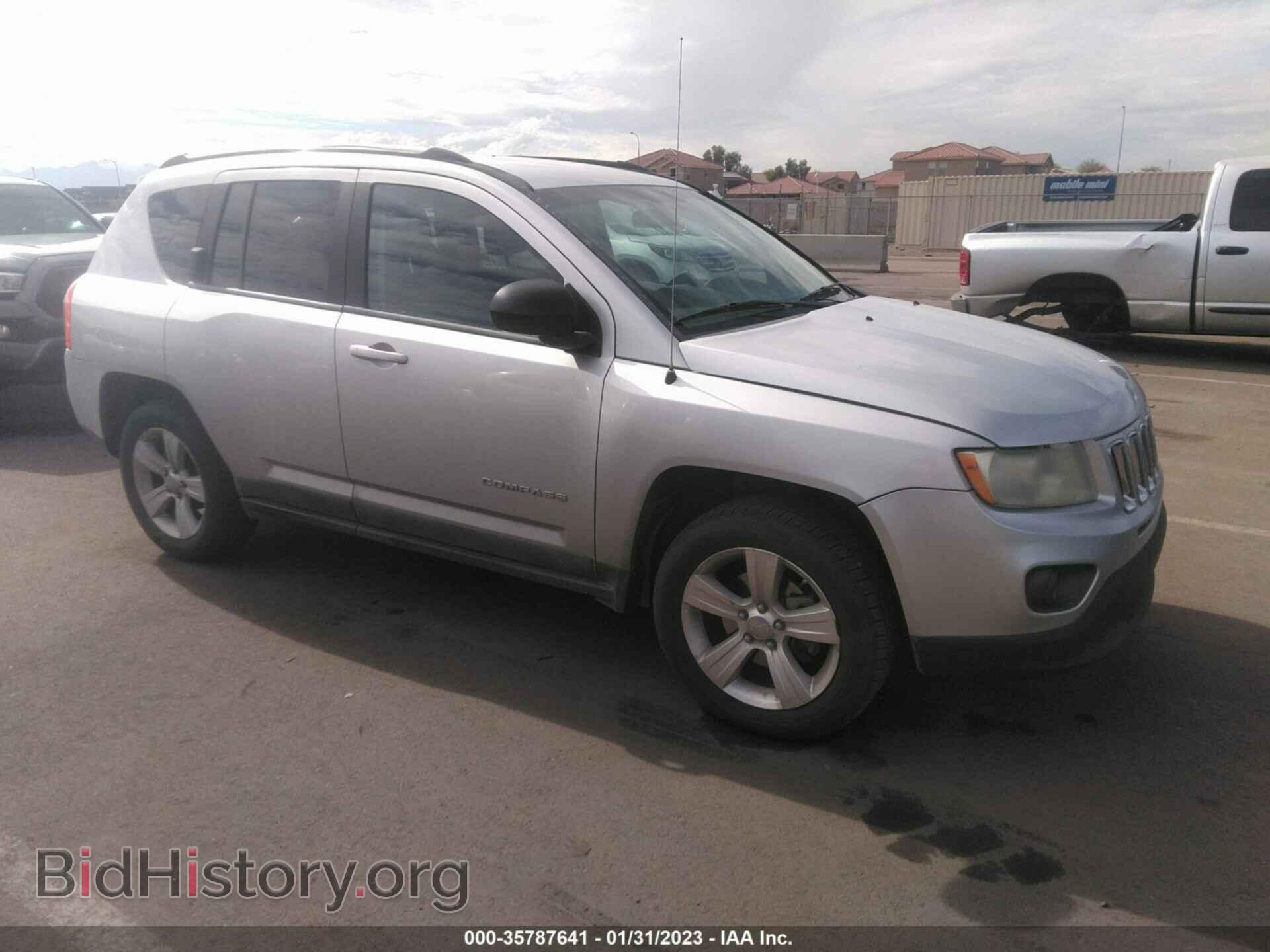 Photo 1J4NT1FB2BD260000 - JEEP COMPASS 2011
