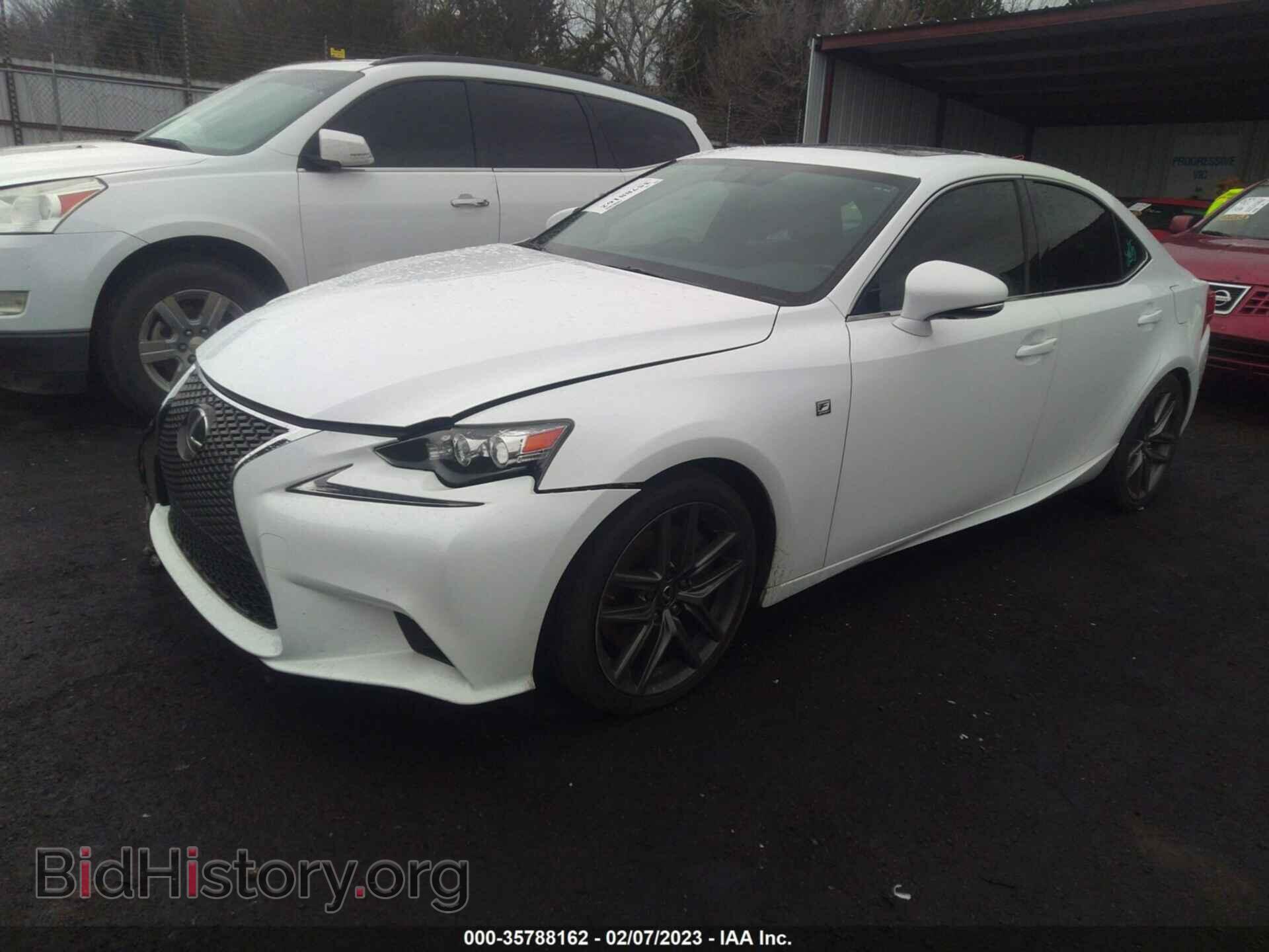 2016 LEXUS IS 200T - VIN: JTHBA1D29G5028589 - Фото 2