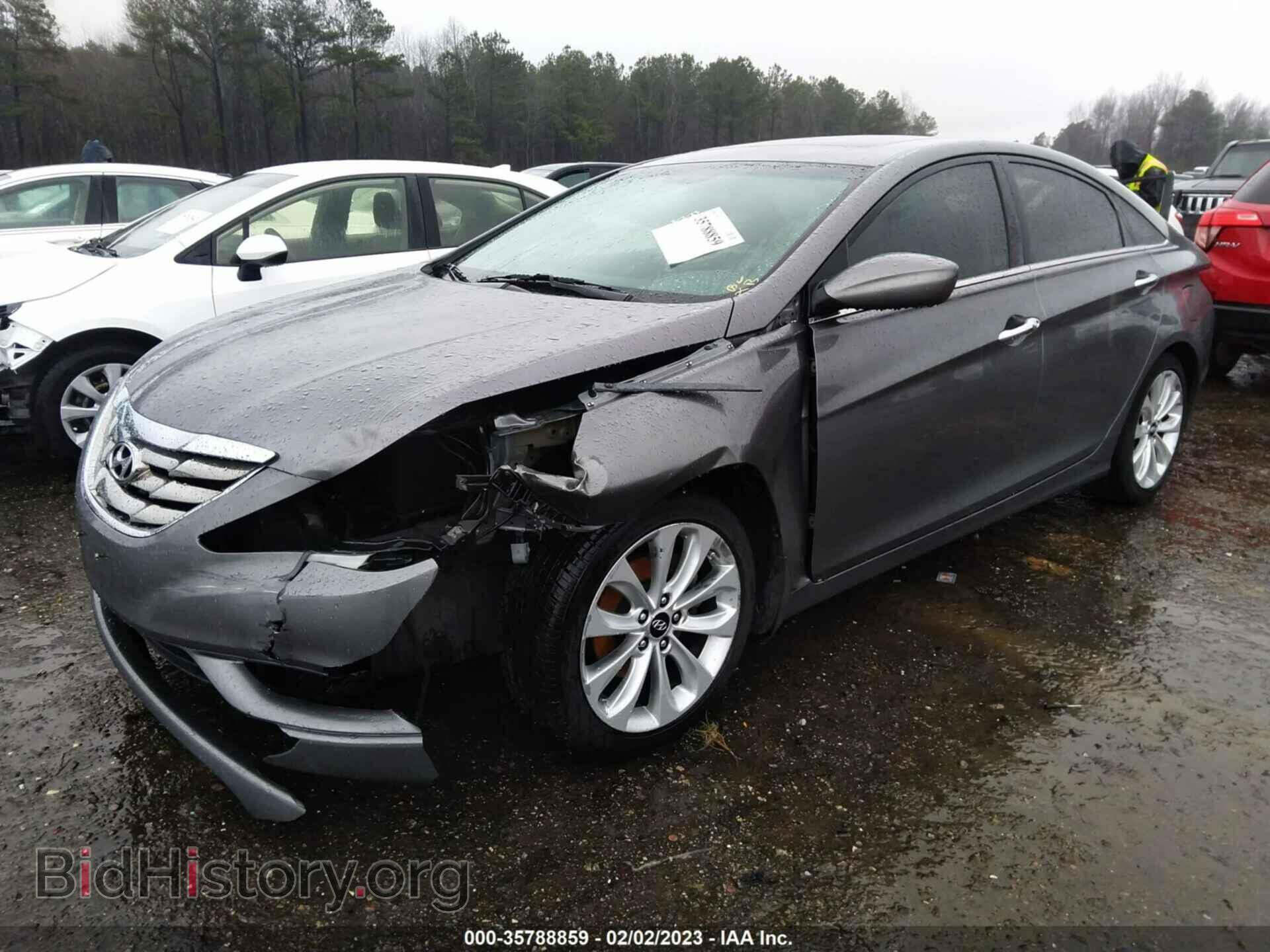 2013 HYUNDAI SONATA - VIN: 5NPEC4ACXDH772575 - Фото 2