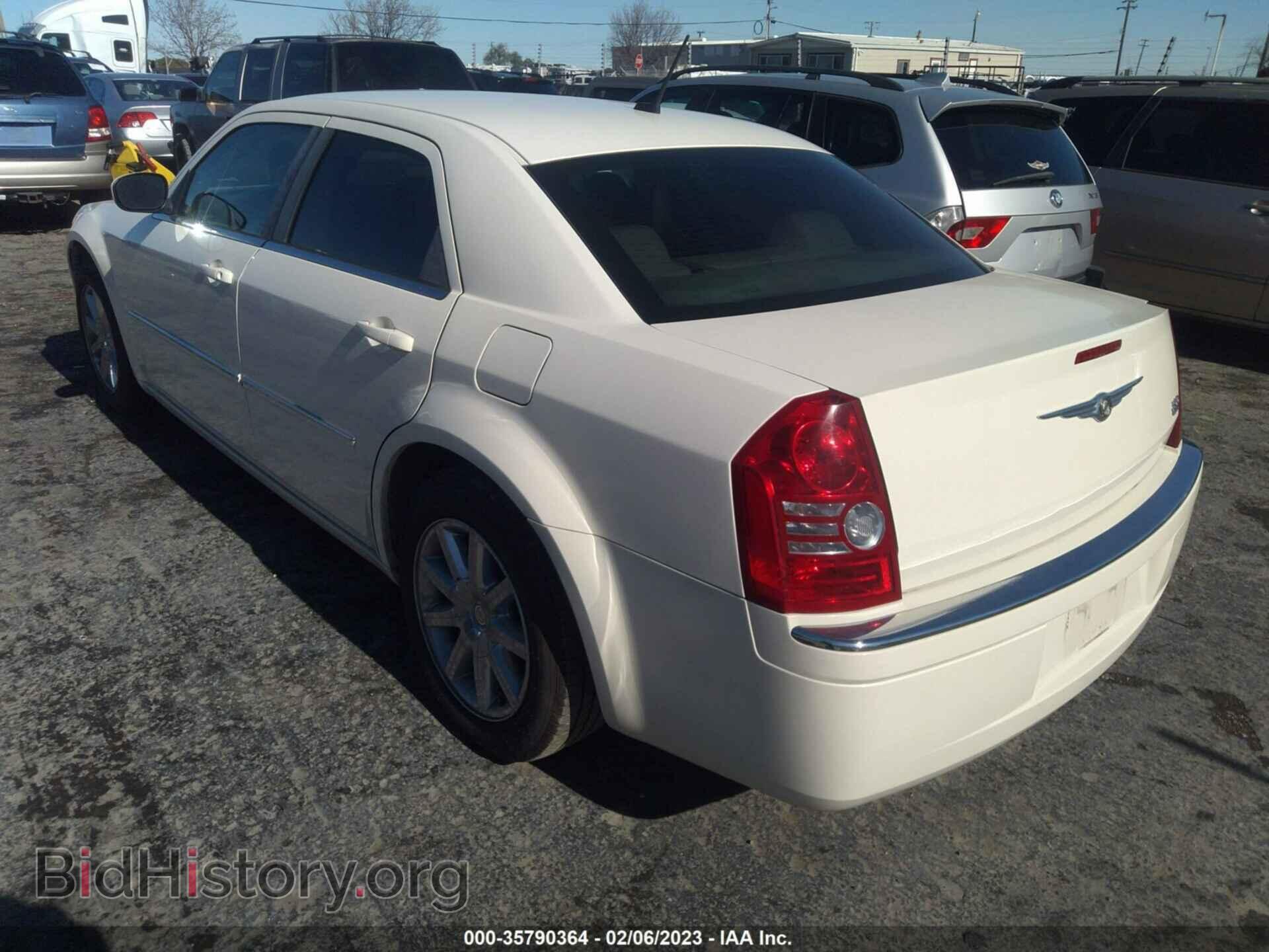 2008 CHRYSLER 300 - VIN: 2C3KA33G38H219742 - Фото 3