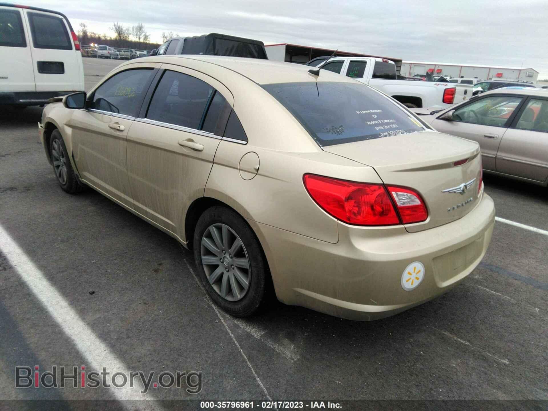 2010 CHRYSLER SEBRING - VIN: 1C3CC5FB5AN169871 - Фото 3