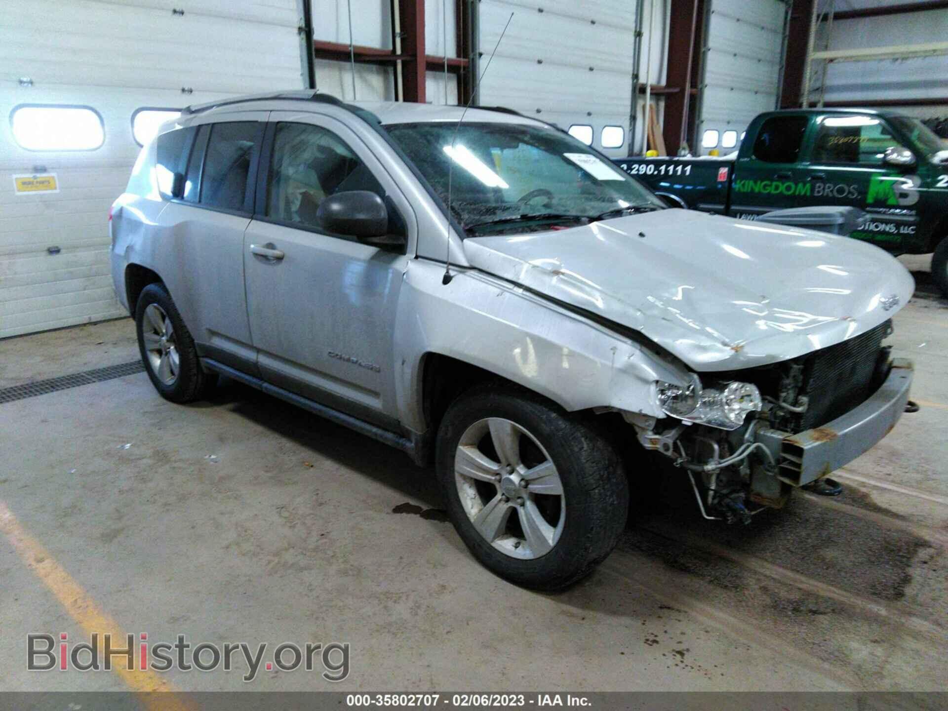 Photo 1J4NF1FB2BD154489 - JEEP COMPASS 2011