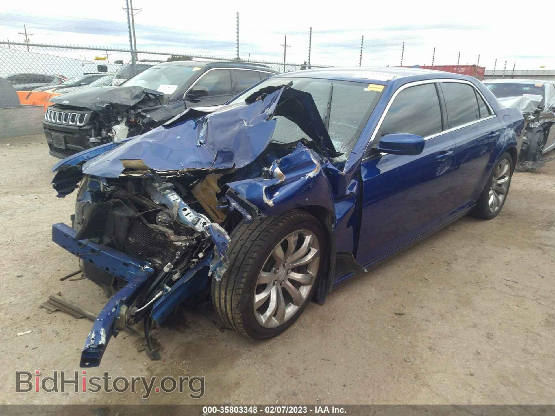 2019 CHRYSLER 300 - VIN: 2C3CCAAG3KH590901 - Фото 2