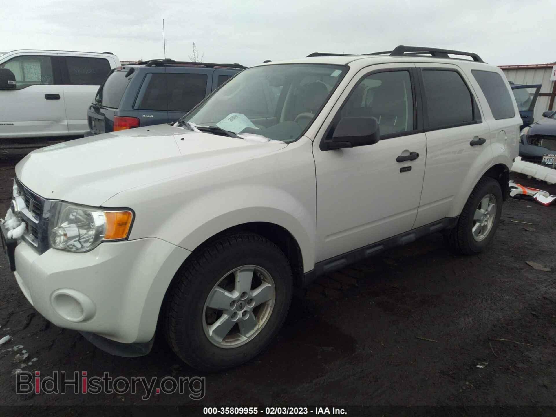 2011 FORD ESCAPE - VIN: 1FMCU9D72BKA68767 - Photo 2