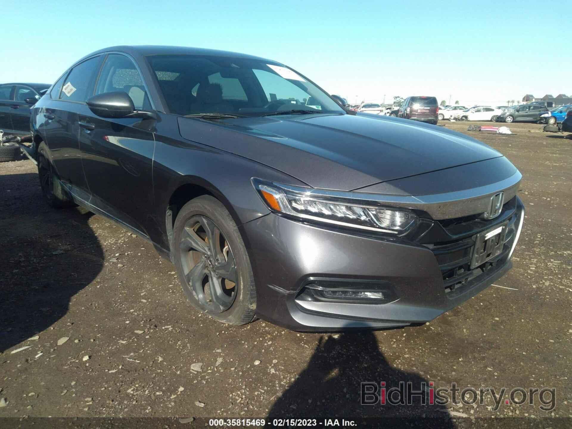 Photo 1HGCV1F5XJA093212 - HONDA ACCORD SEDAN 2018