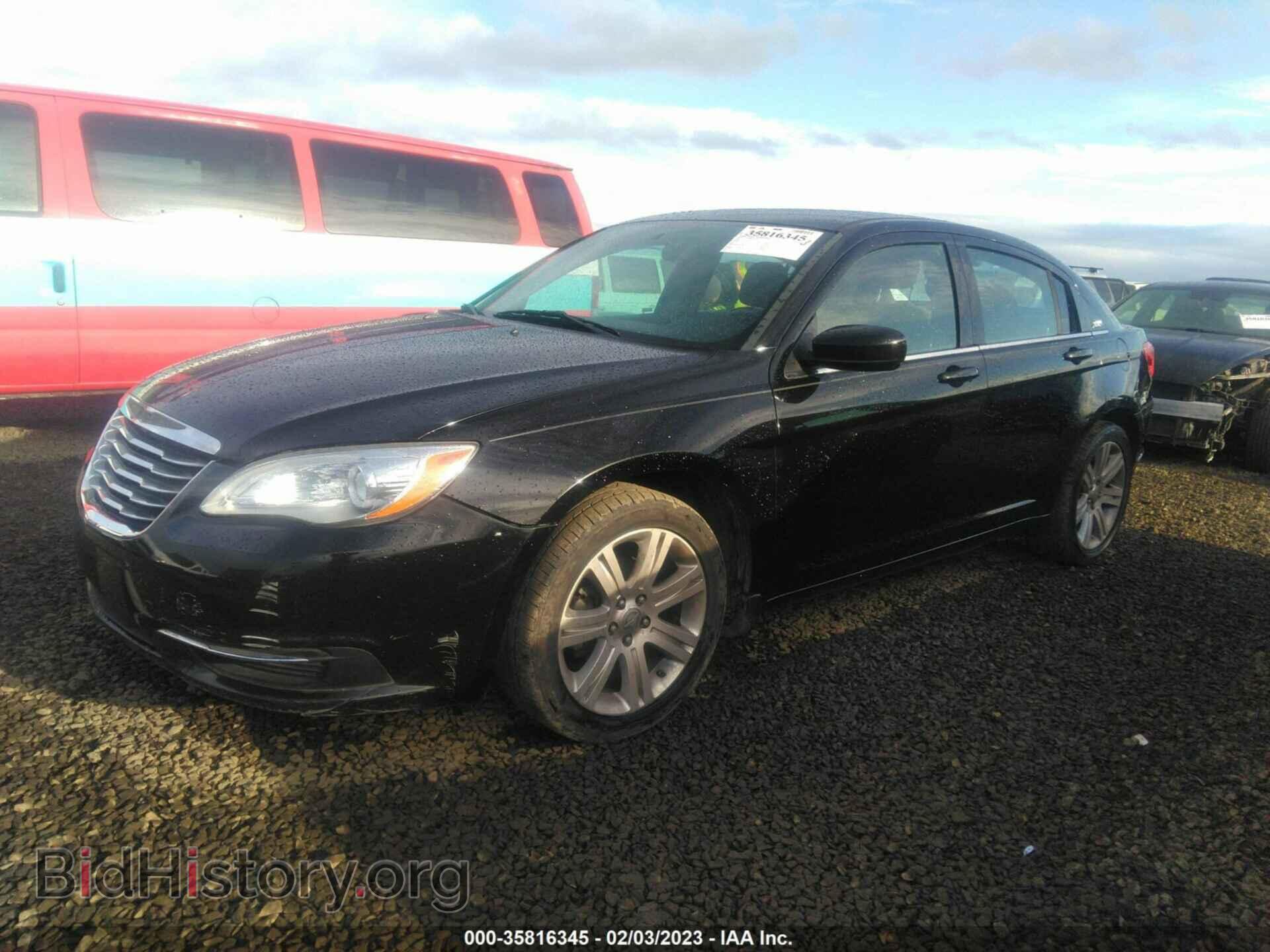 2013 CHRYSLER 200 - VIN: 1C3CCBBB7DN695654 - Фото 2