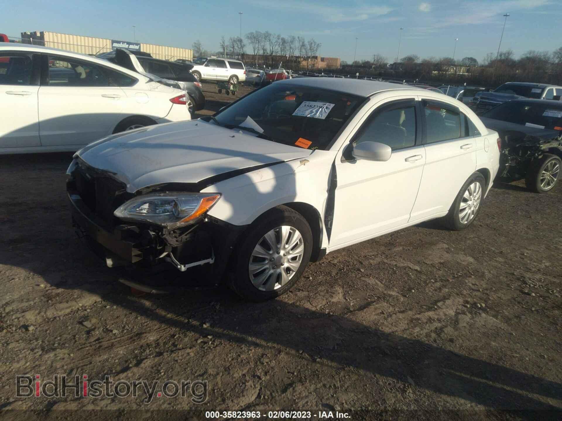 2012 CHRYSLER 200 - VIN: 1C3CCBAB4CN146008 - Фото 2