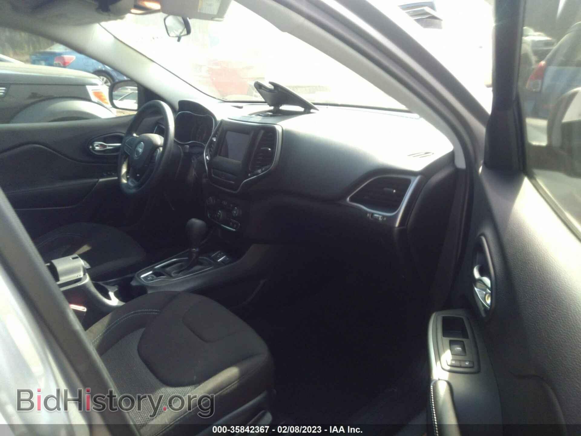 2019 JEEP CHEROKEE - VIN: 1C4PJLCB2KD387933 - Фото 5