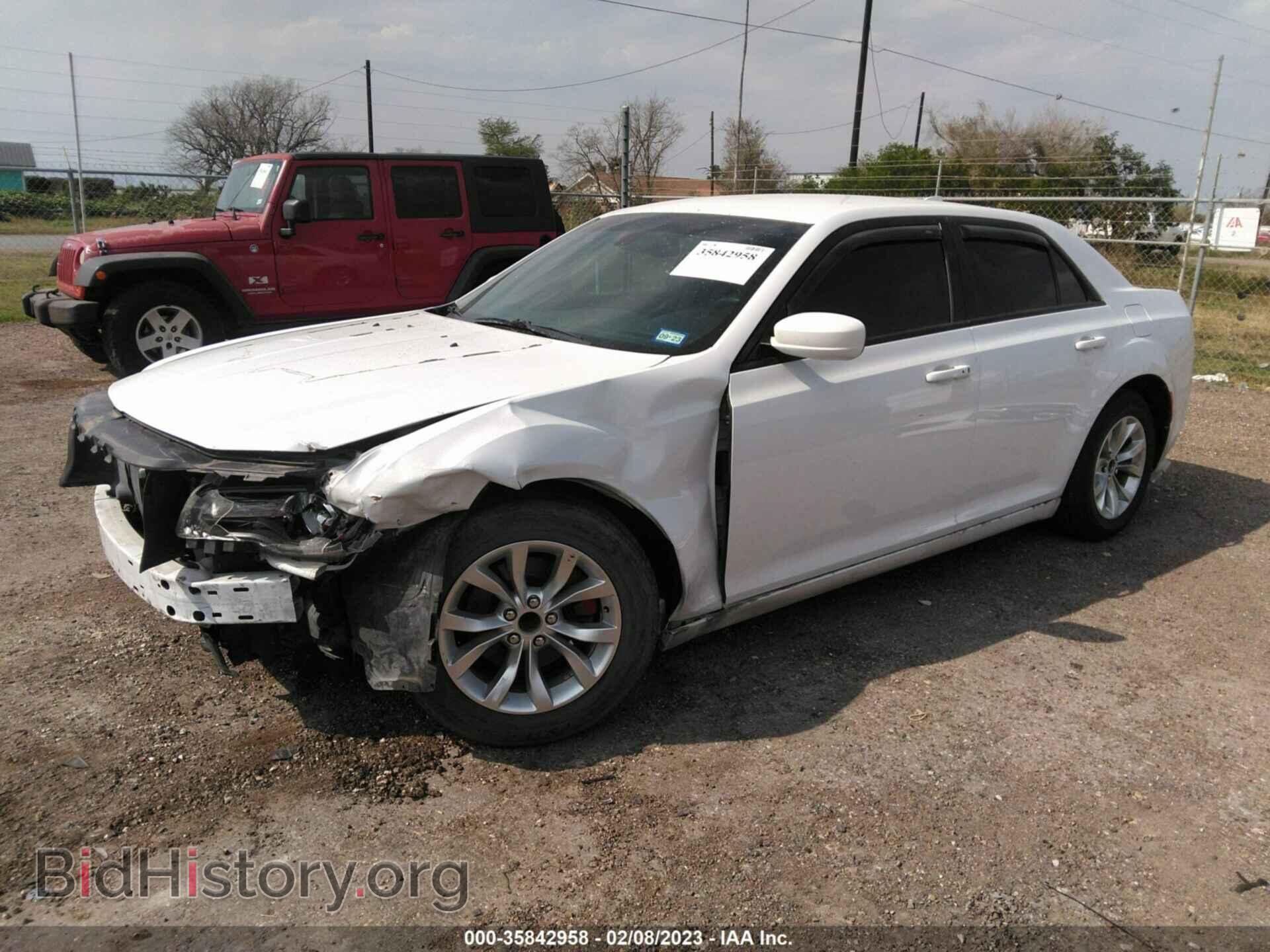 2015 CHRYSLER 300 - VIN: 2C3CCAAG5FH769253 - Фото 2