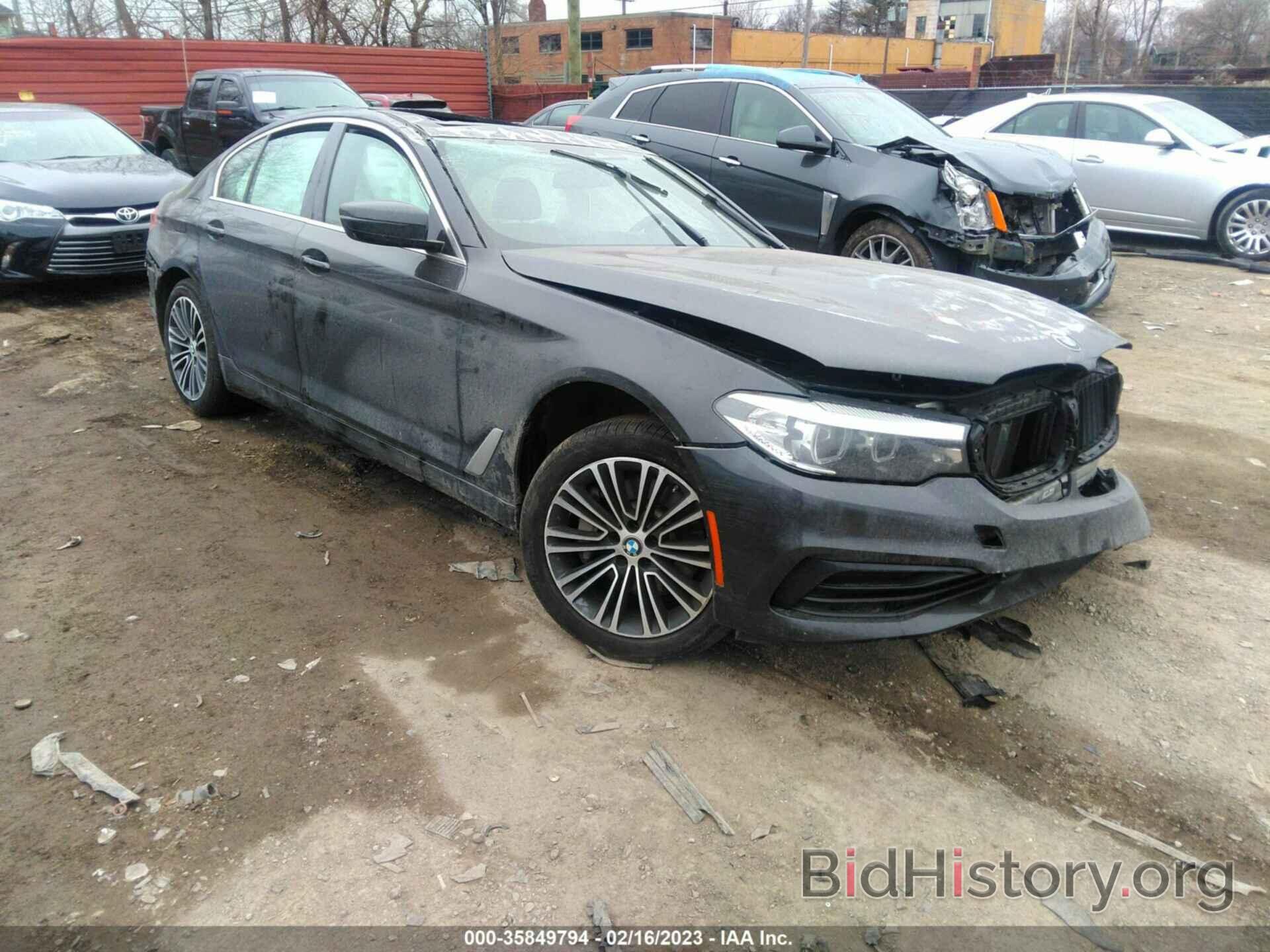 Photo WBAJA7C57KG909684 - BMW 5 SERIES 2019