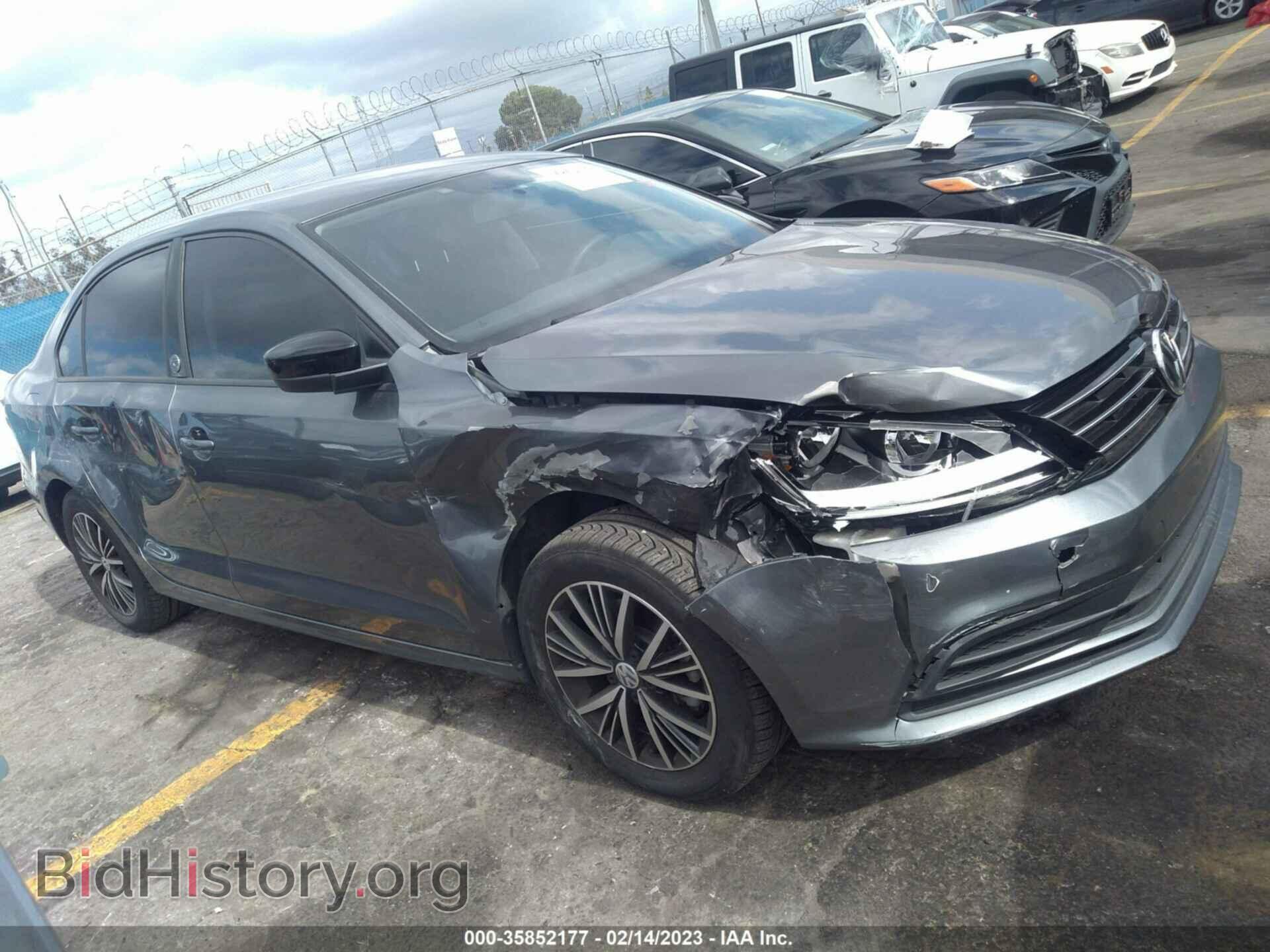 Photo 3VWDB7AJ0JM227969 - VOLKSWAGEN JETTA 2018