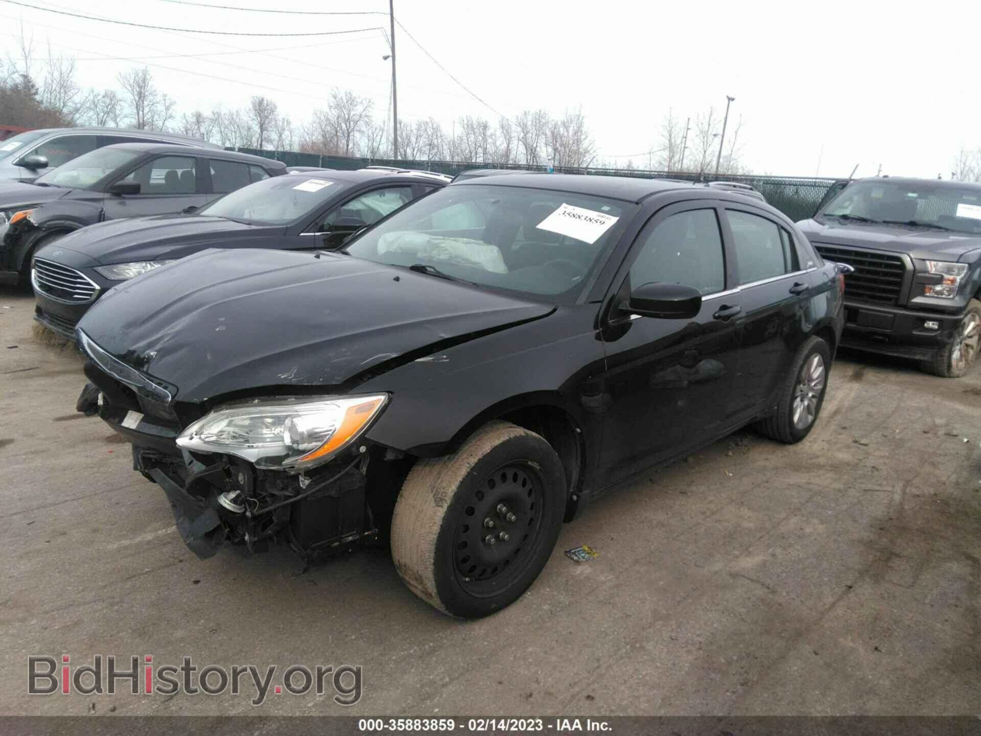 2013 CHRYSLER 200 - VIN: 1C3CCBAB1DN647620 - Фото 2