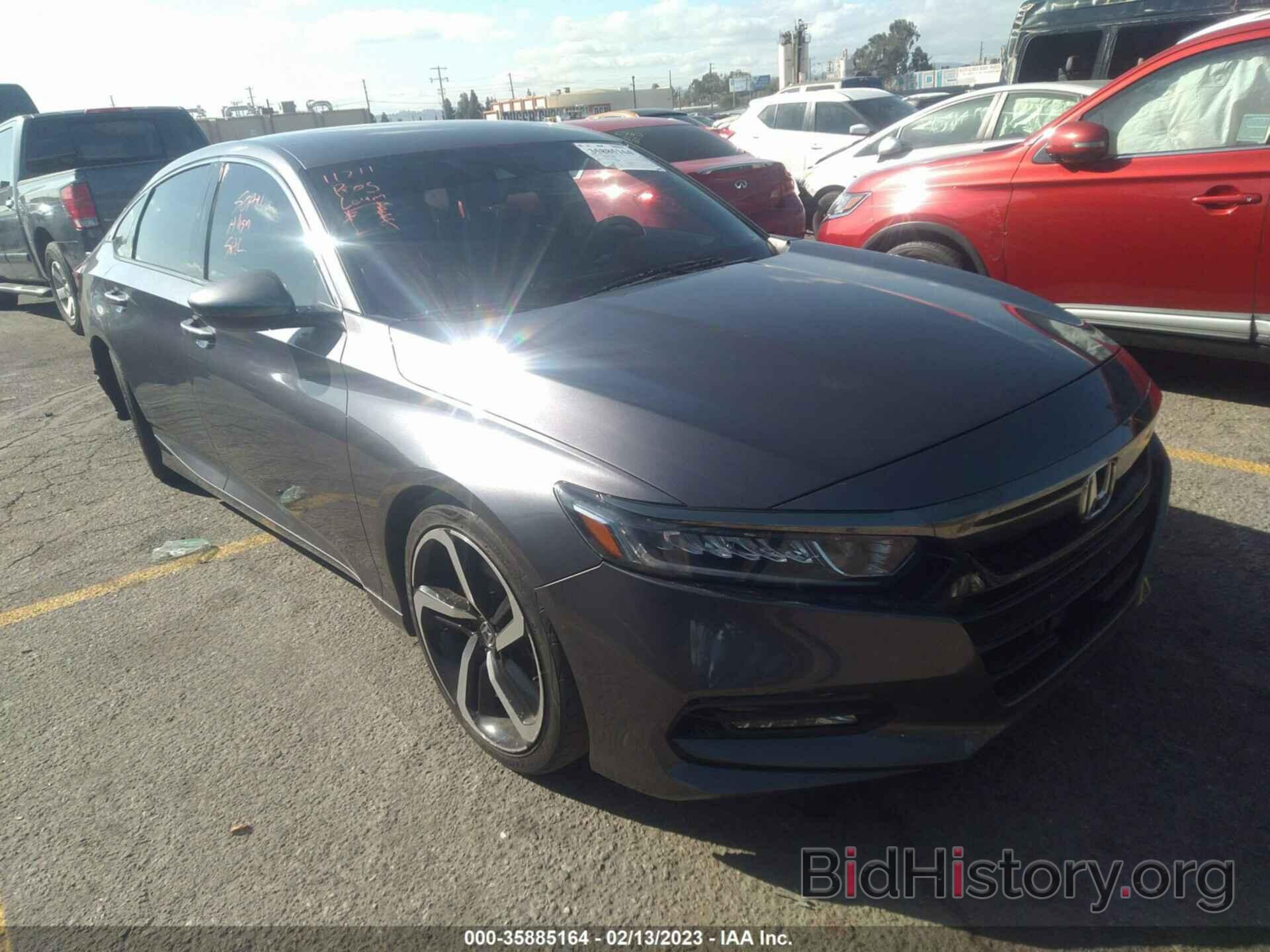 Photo 1HGCV1E37JA137960 - HONDA ACCORD SEDAN 2018