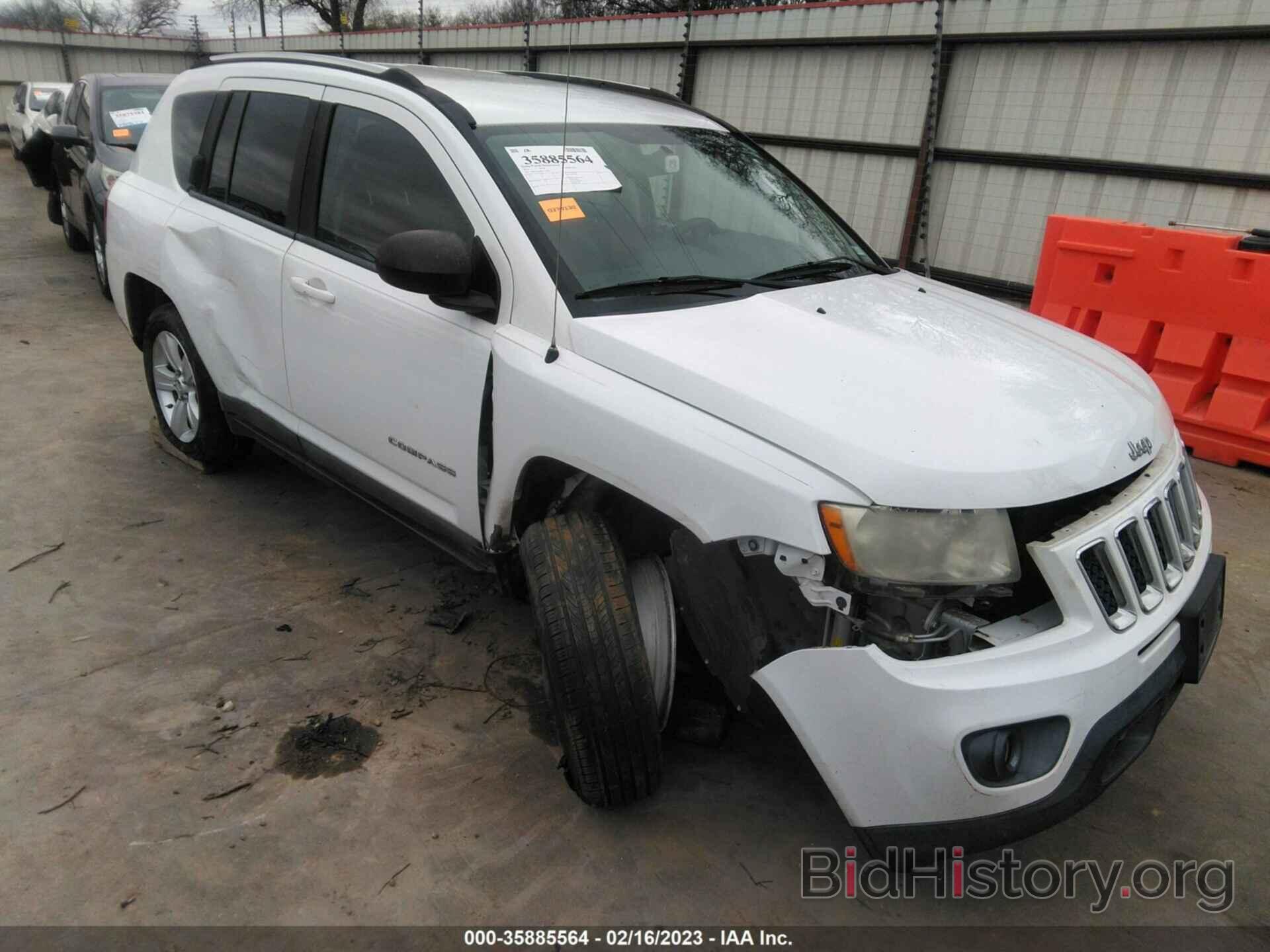 Photo 1J4NF1FB0BD159366 - JEEP COMPASS 2011