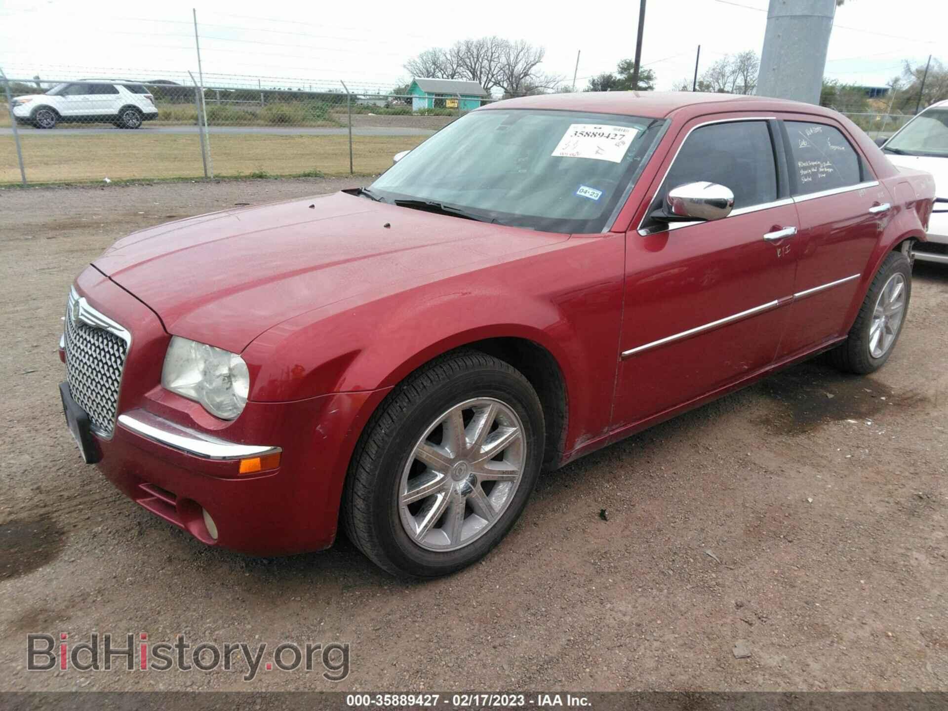 2010 CHRYSLER 300 - VIN: 2C3CA3CV9AH195987 - Фото 2