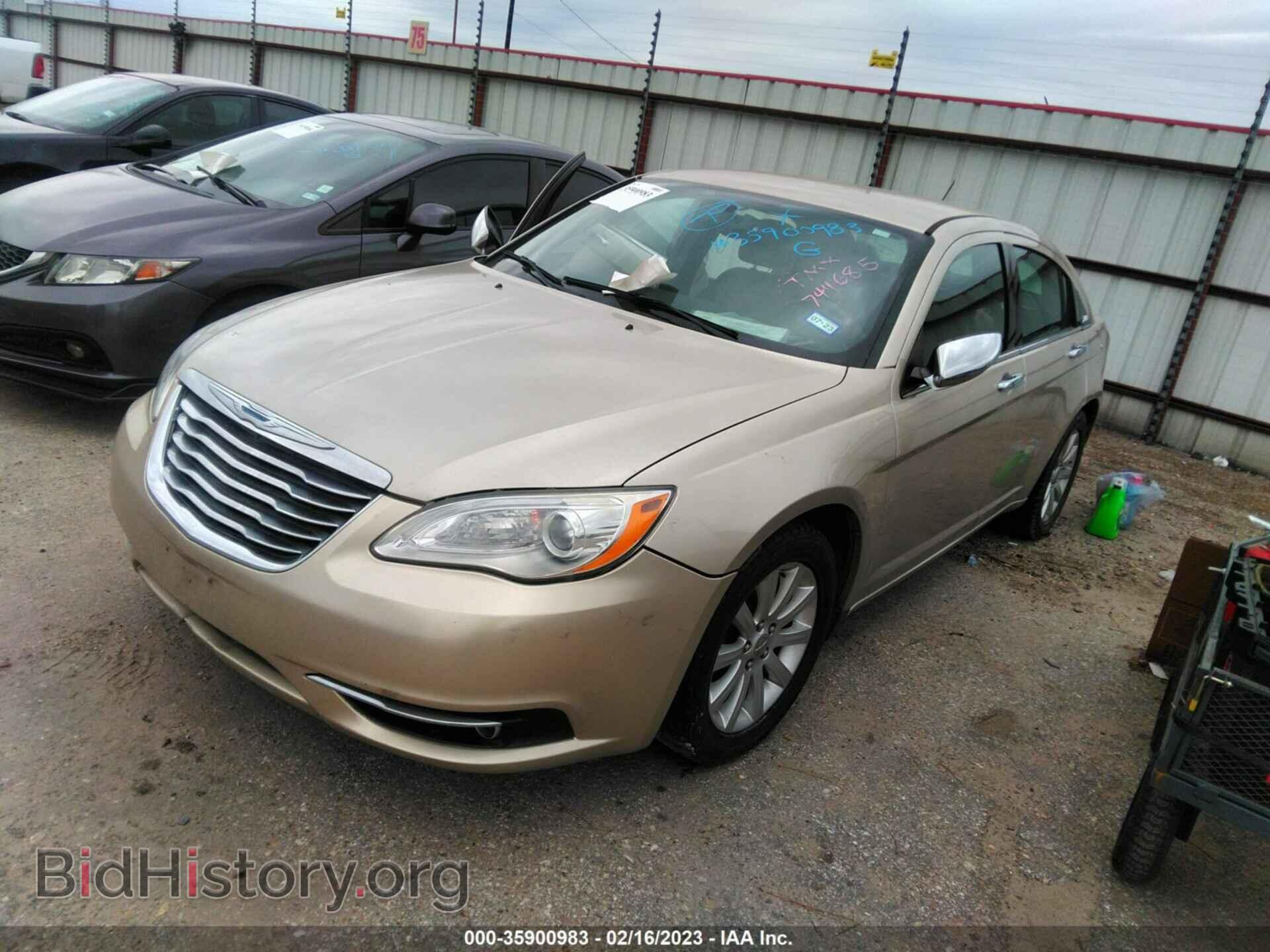 2013 CHRYSLER 200 - VIN: 1C3CCBCG9DN744685 - Фото 2