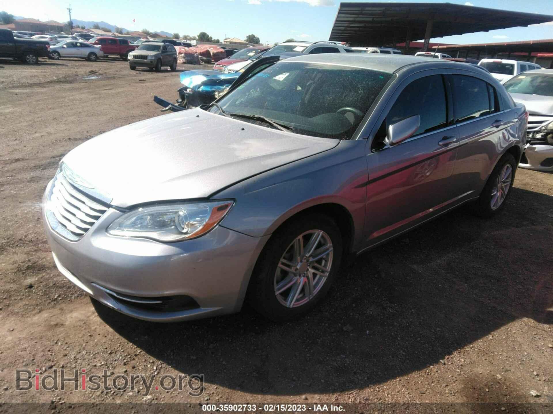 2013 CHRYSLER 200 - VIN: 1C3CCBAB4DN647823 - Фото 2