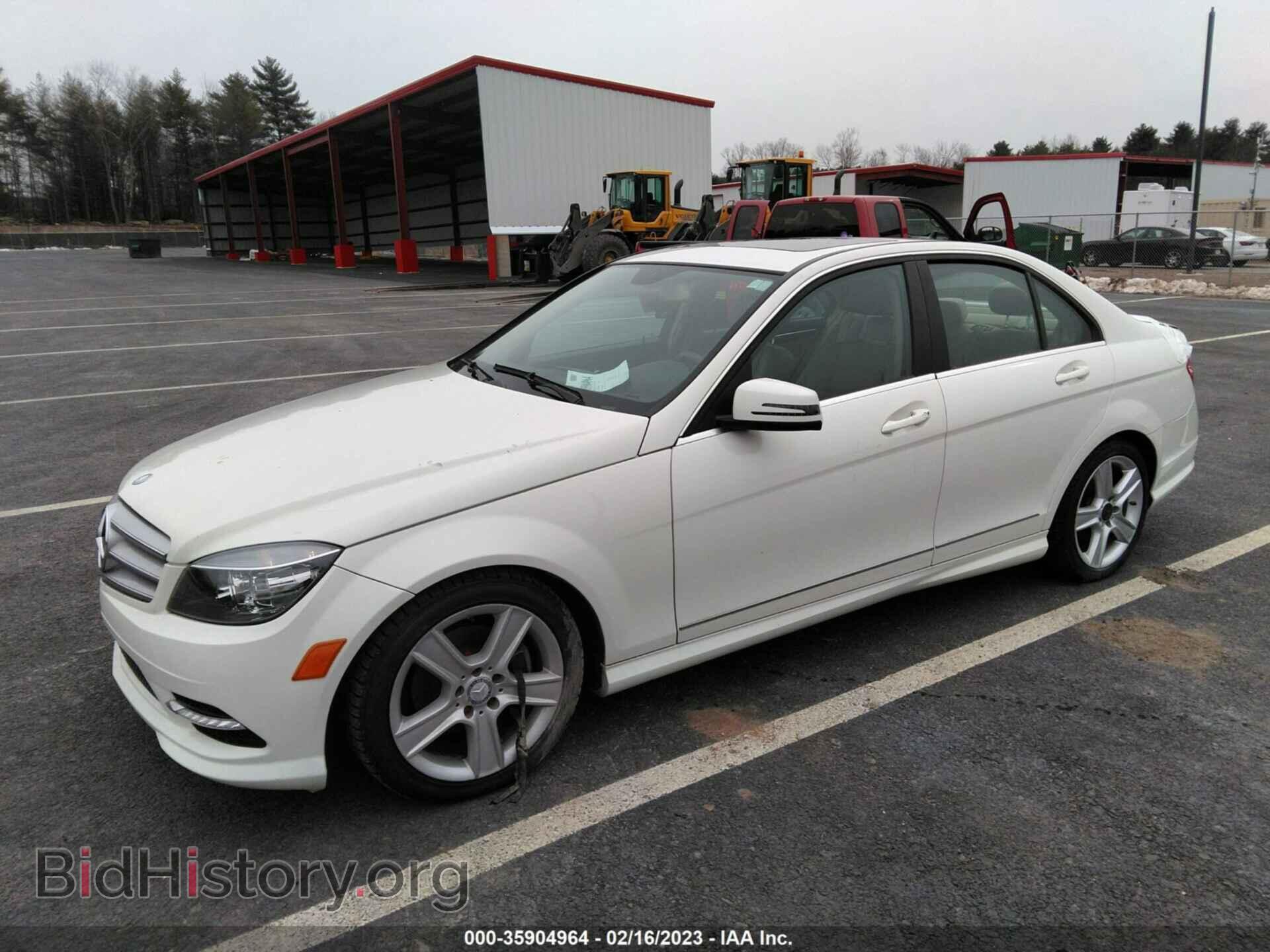 2011 MERCEDES-BENZ C-CLASS - VIN: WDDGF8BB2BR148049 - Фото 2