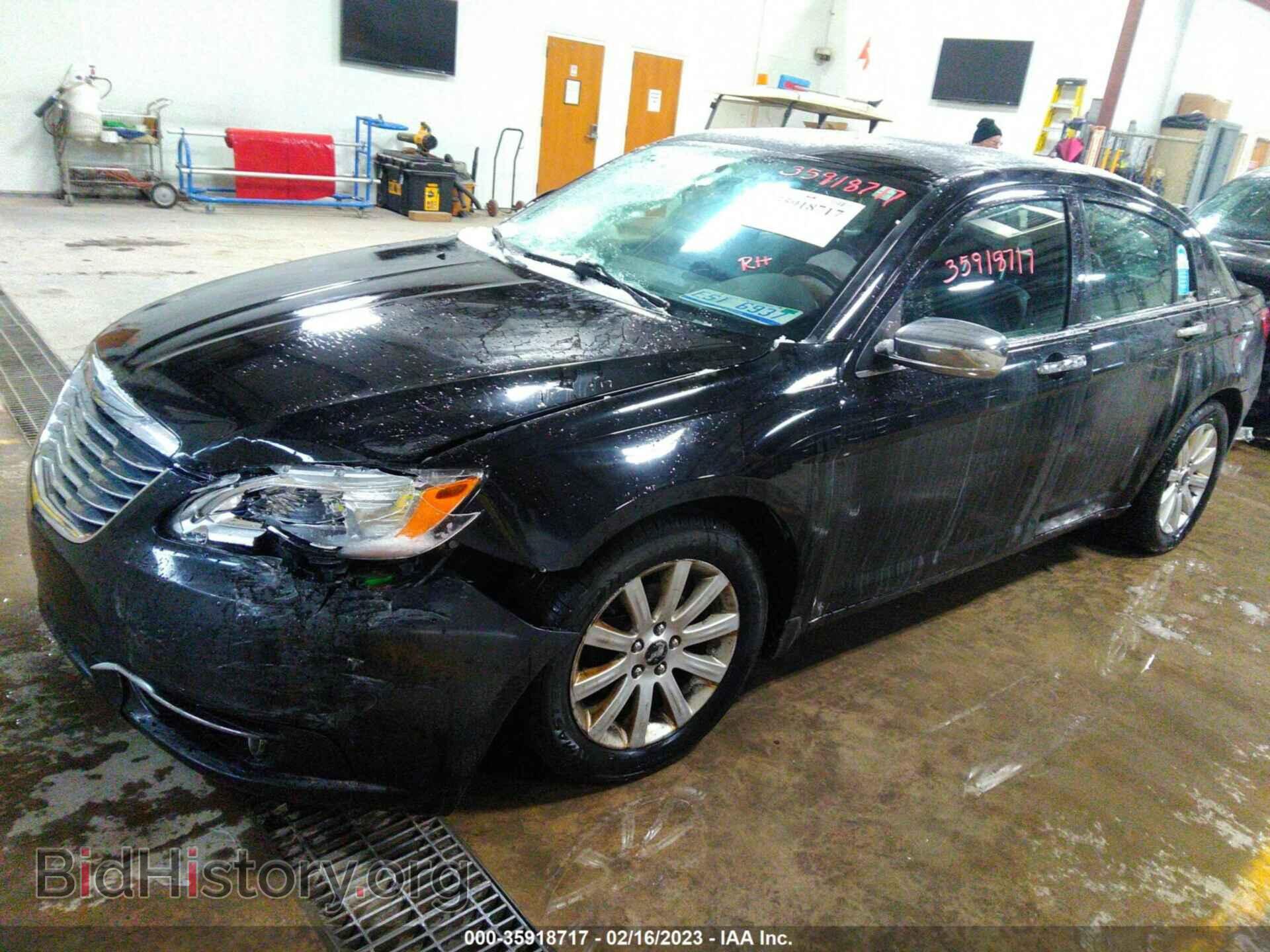 2013 CHRYSLER 200 - VIN: 1C3CCBCG0DN522231 - Фото 2