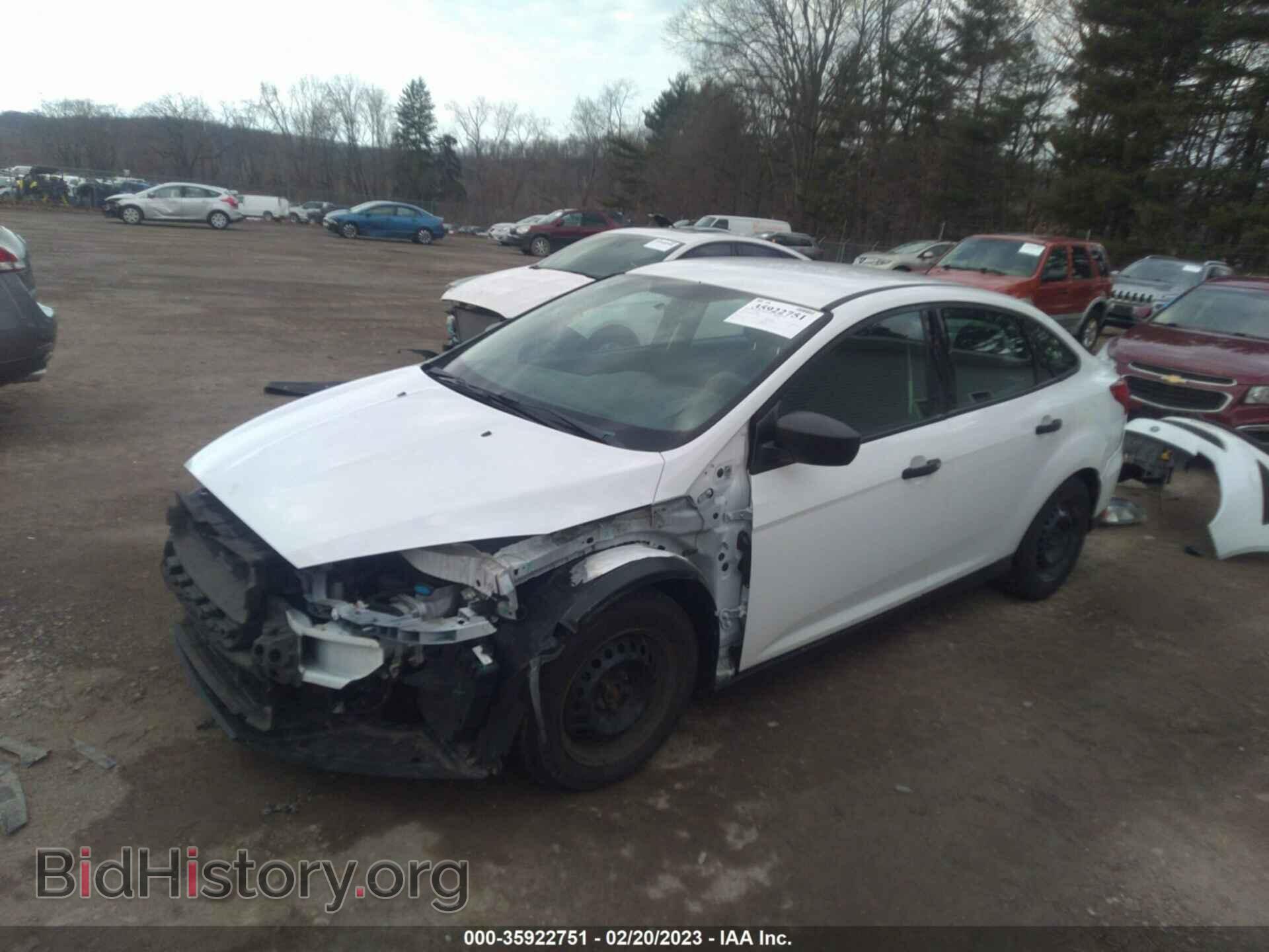 2016 FORD FOCUS - VIN: 1FADP3E24GL261803 - Фото 2