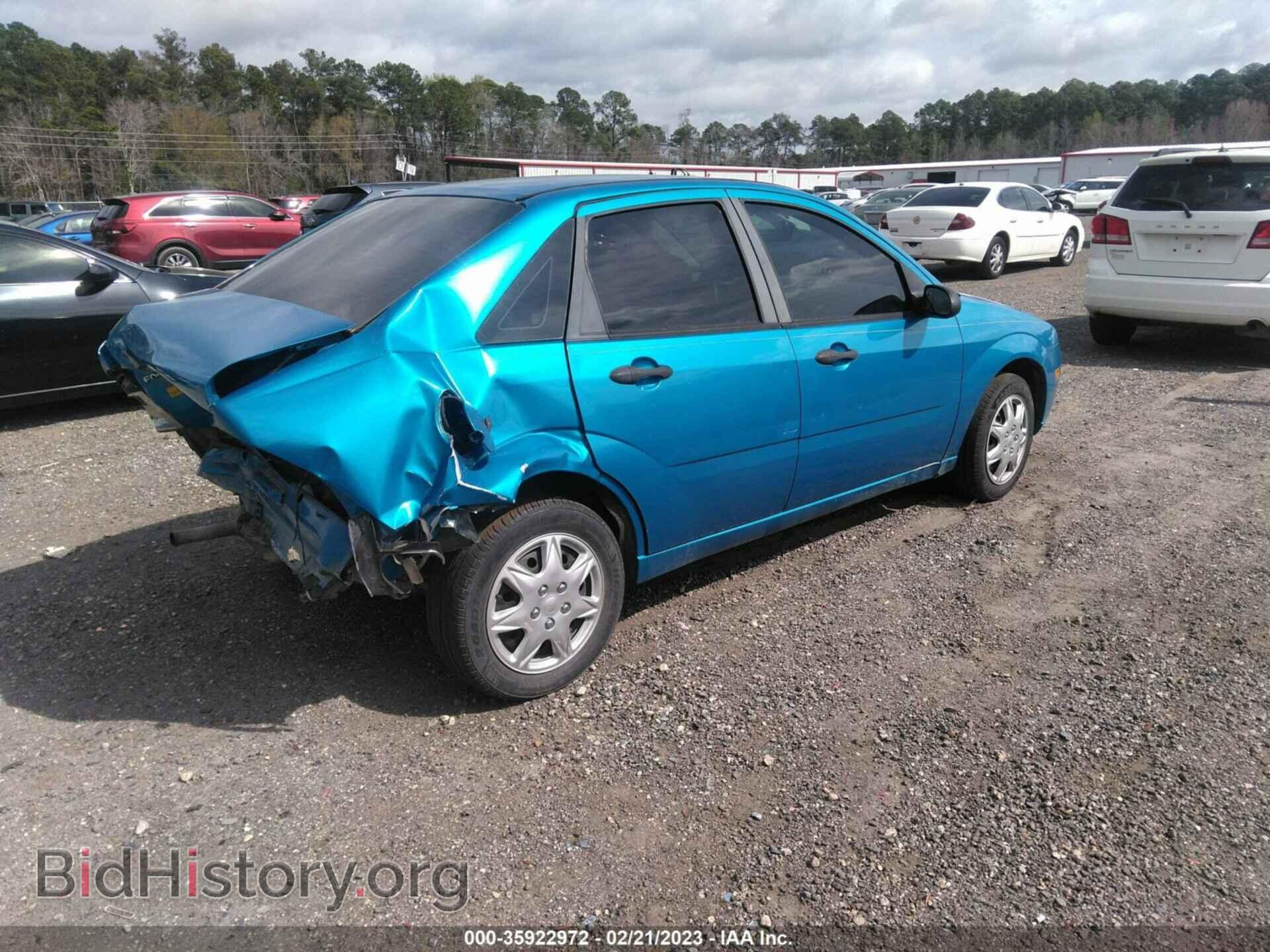 2007 FORD FOCUS - VIN: 1FAHP34N87W213975 - Photo 4