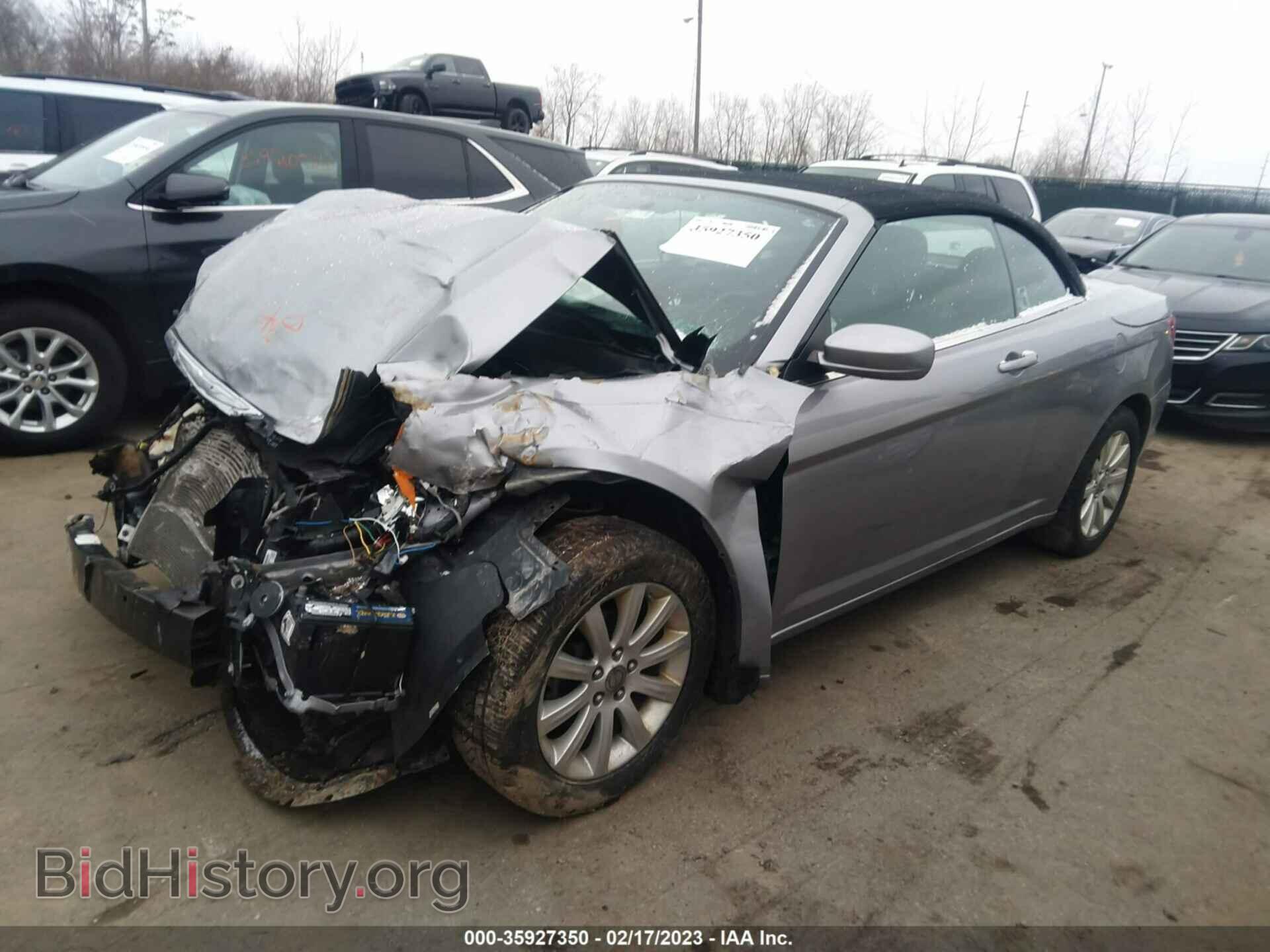 2013 CHRYSLER 200 - VIN: 1C3BCBEB0DN526583 - Фото 2