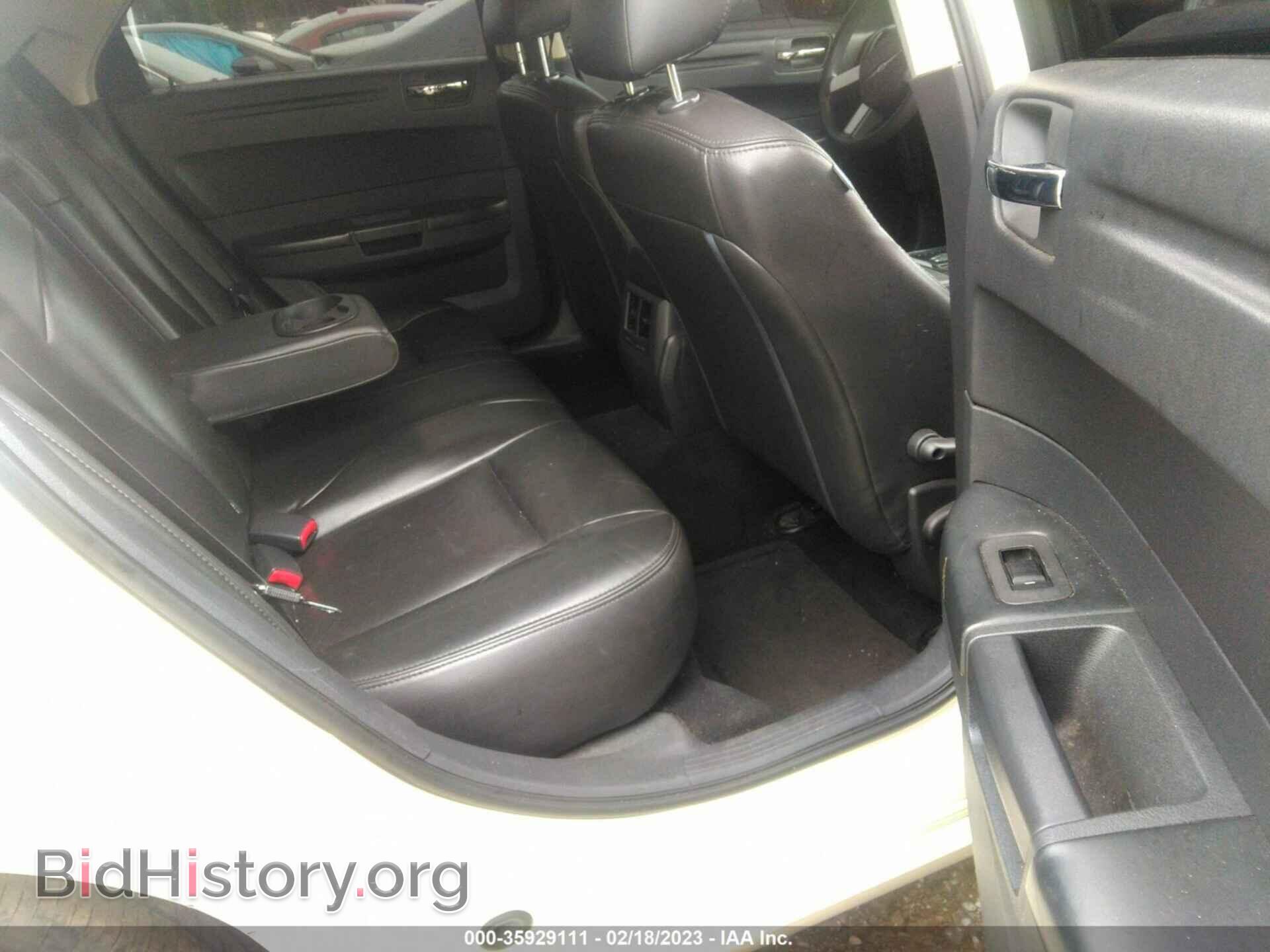 2008 CHRYSLER 300 - VIN: 2C3KA43RX8H310658 - Фото 8