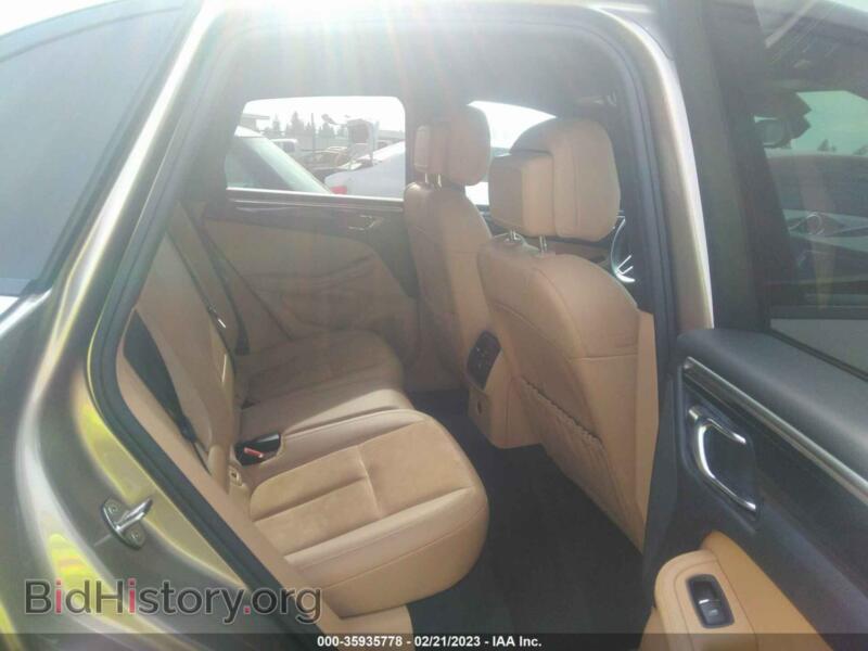 2017 Porsche MACAN (VIN WP1AA2A58HLB02825) — photo 8 of 12