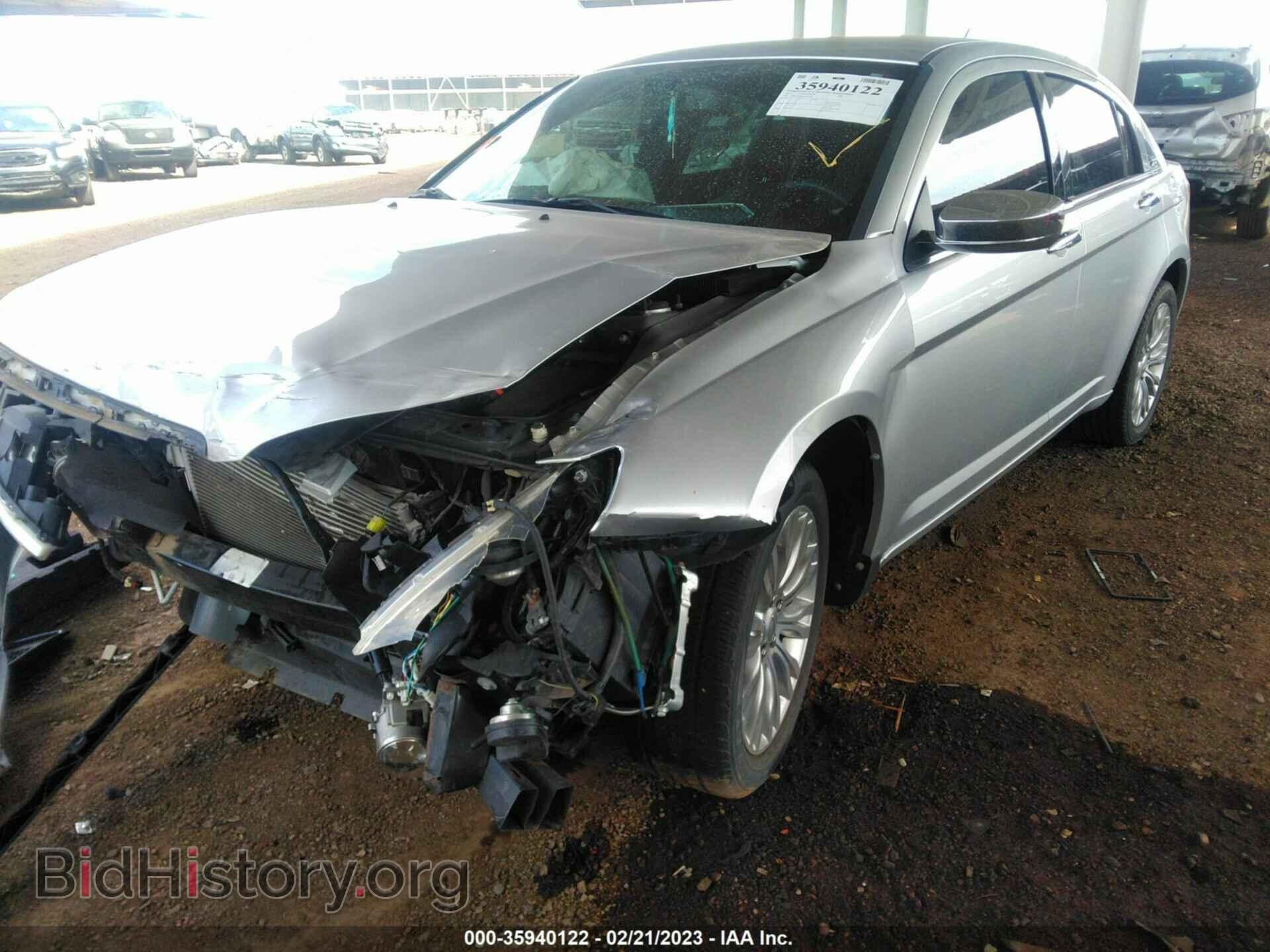 2011 CHRYSLER 200 - VIN: 1C3BC2FB9BN583392 - Фото 2