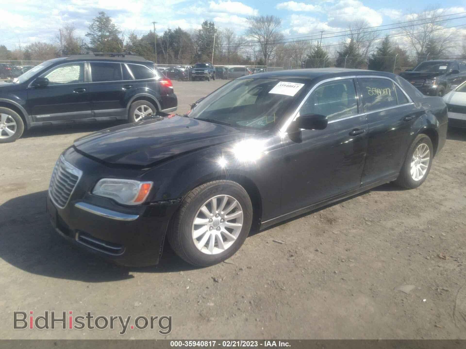 2013 CHRYSLER 300 - VIN: 2C3CCAAG4DH551074 - Photo 2