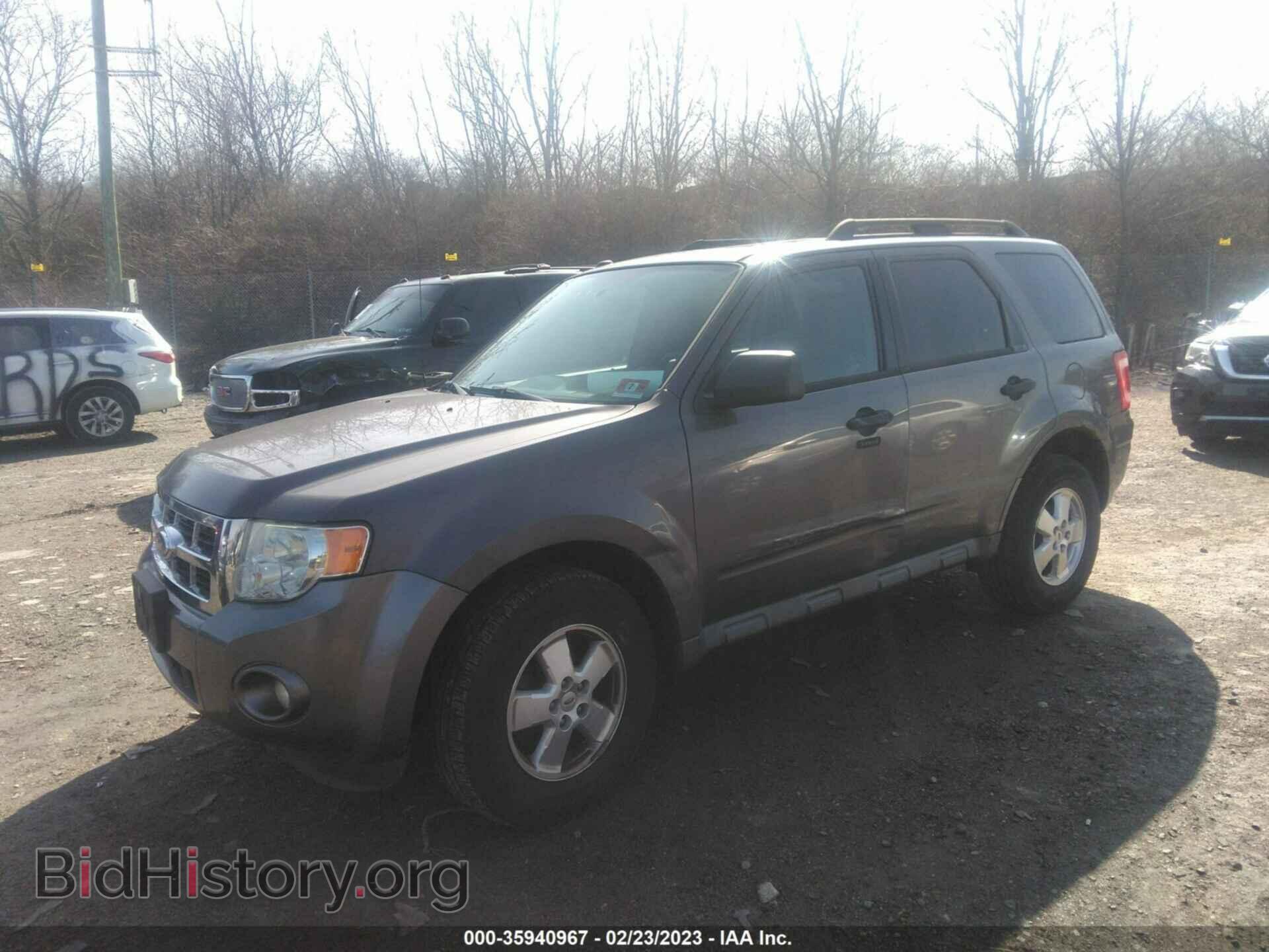 2011 FORD ESCAPE - VIN: 1FMCU0D76BKC59426 - Photo 2