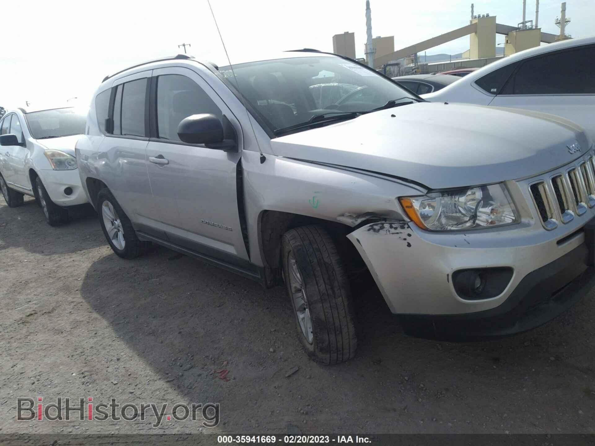 Photo 1J4NF1FBXBD257904 - JEEP COMPASS 2011