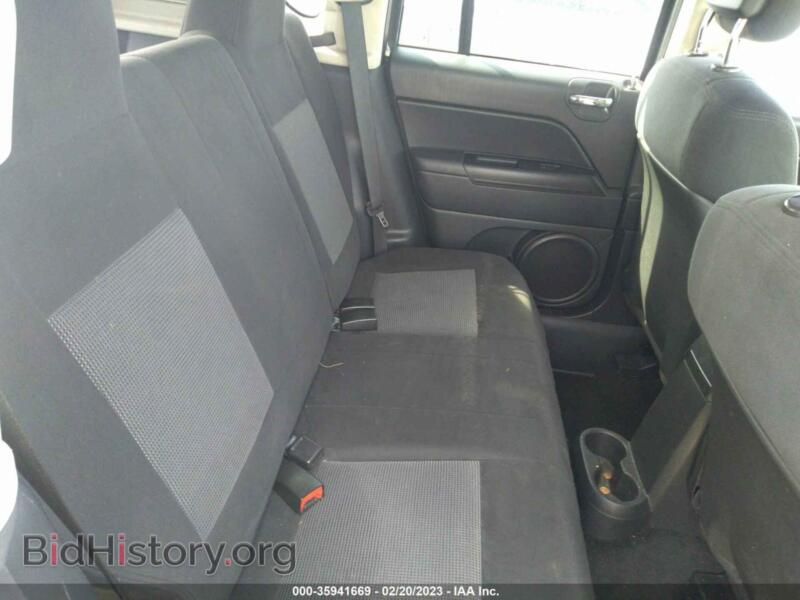 2011 Jeep COMPASS (VIN 1J4NF1FBXBD257904) — photo 8 of 11