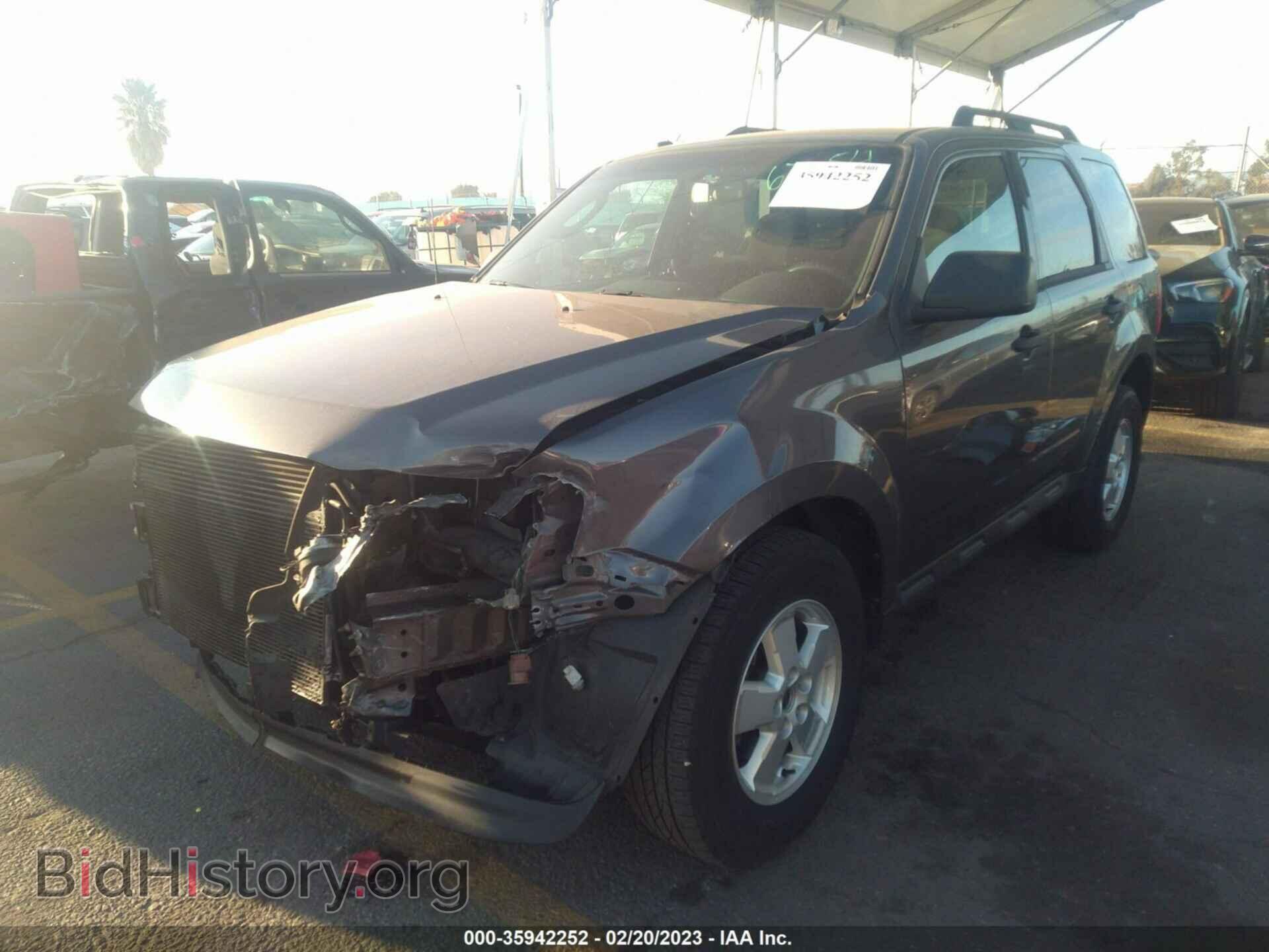 2011 FORD ESCAPE - VIN: 1FMCU0D76BKB46754 - Photo 2