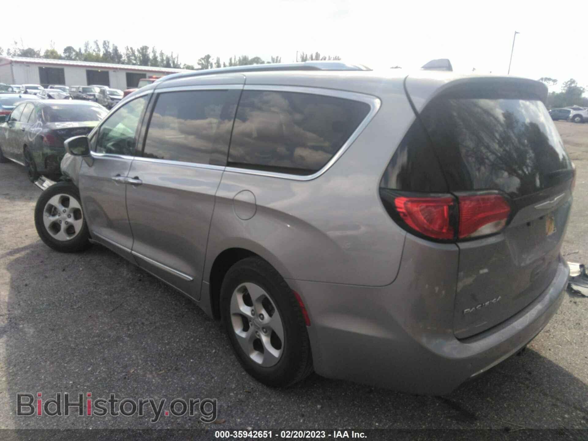 2017 CHRYSLER PACIFICA - VIN: 2C4RC1EGXHR559762 - Фото 3